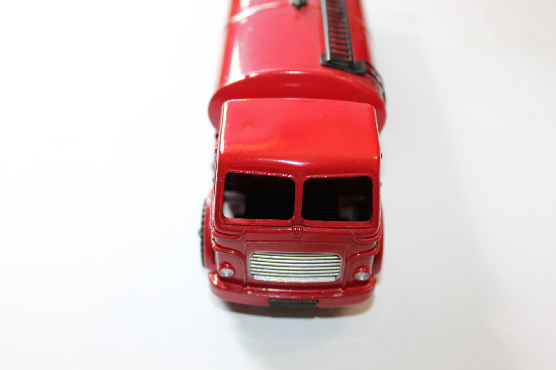 leyland octopus esso tanker dinky toys 943 front