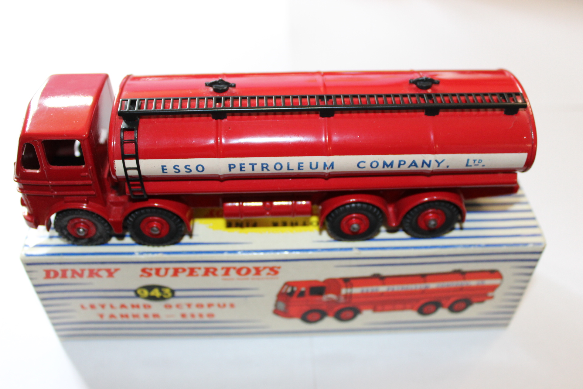 leyland octopus esso tanker dinky toys 943