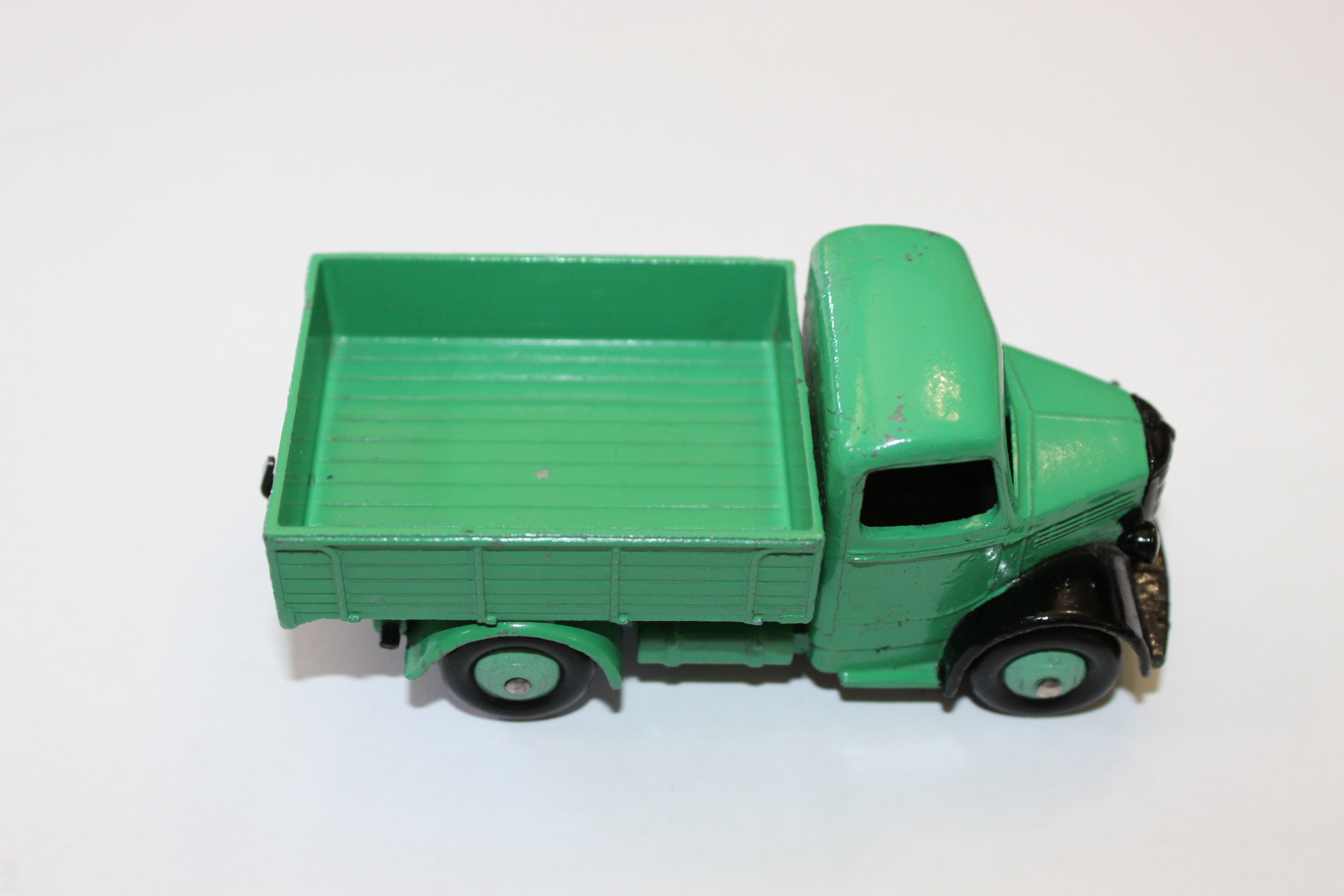 bedford truck dinky toys 25w side