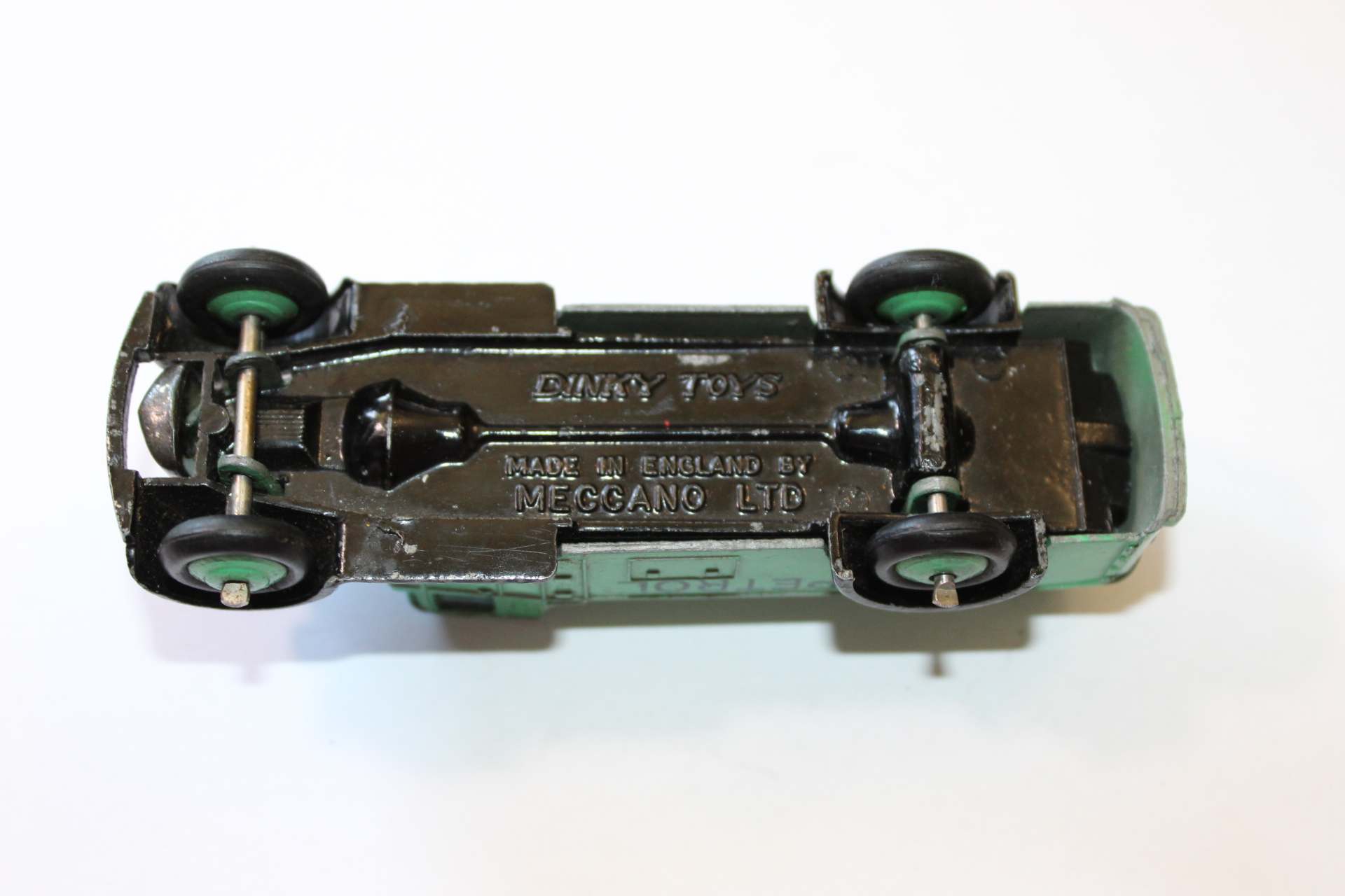 petrol tanker type 4 dinky toys 25d base
