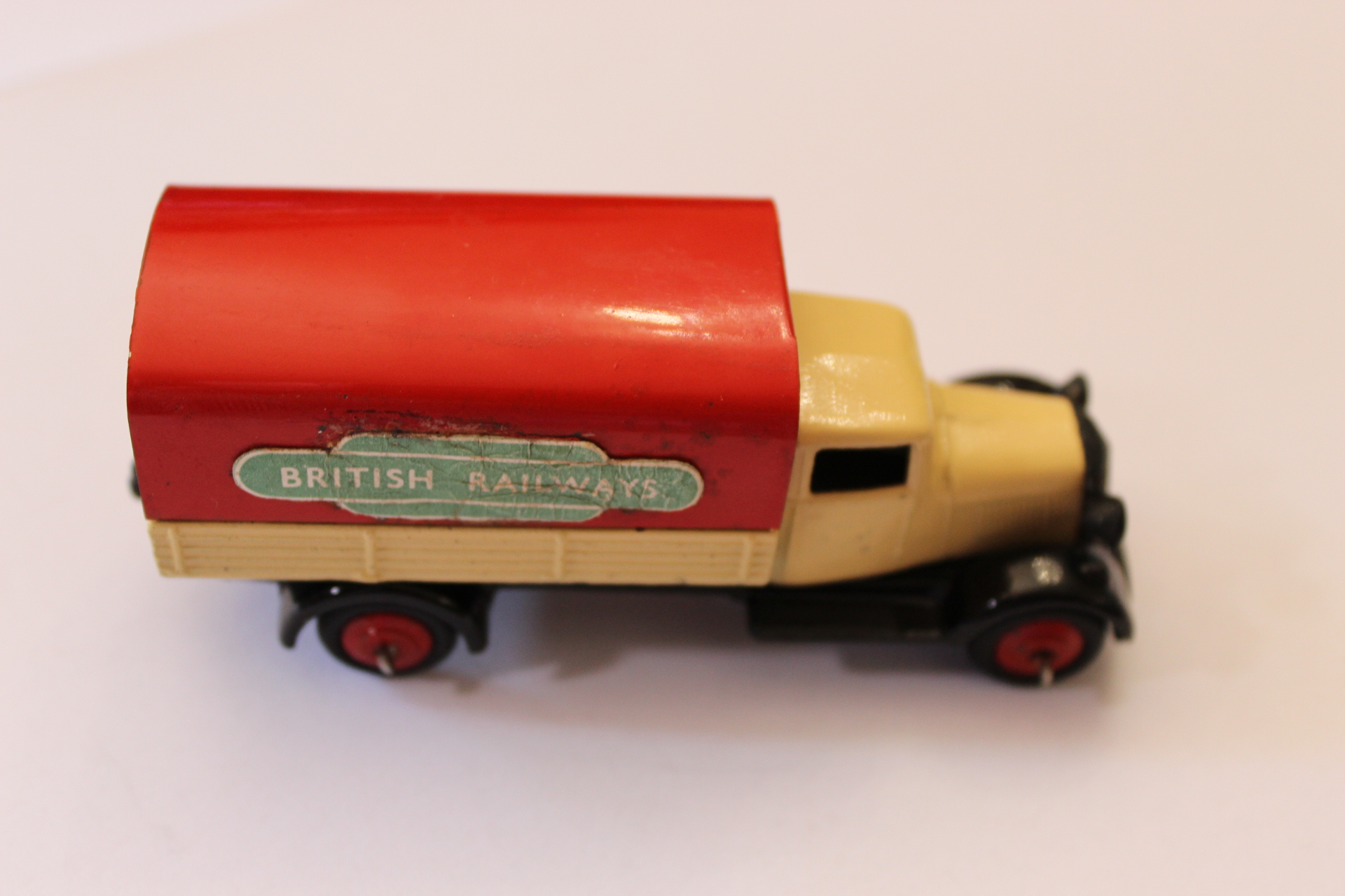 covered wagon type 4 dinky toys 24b side