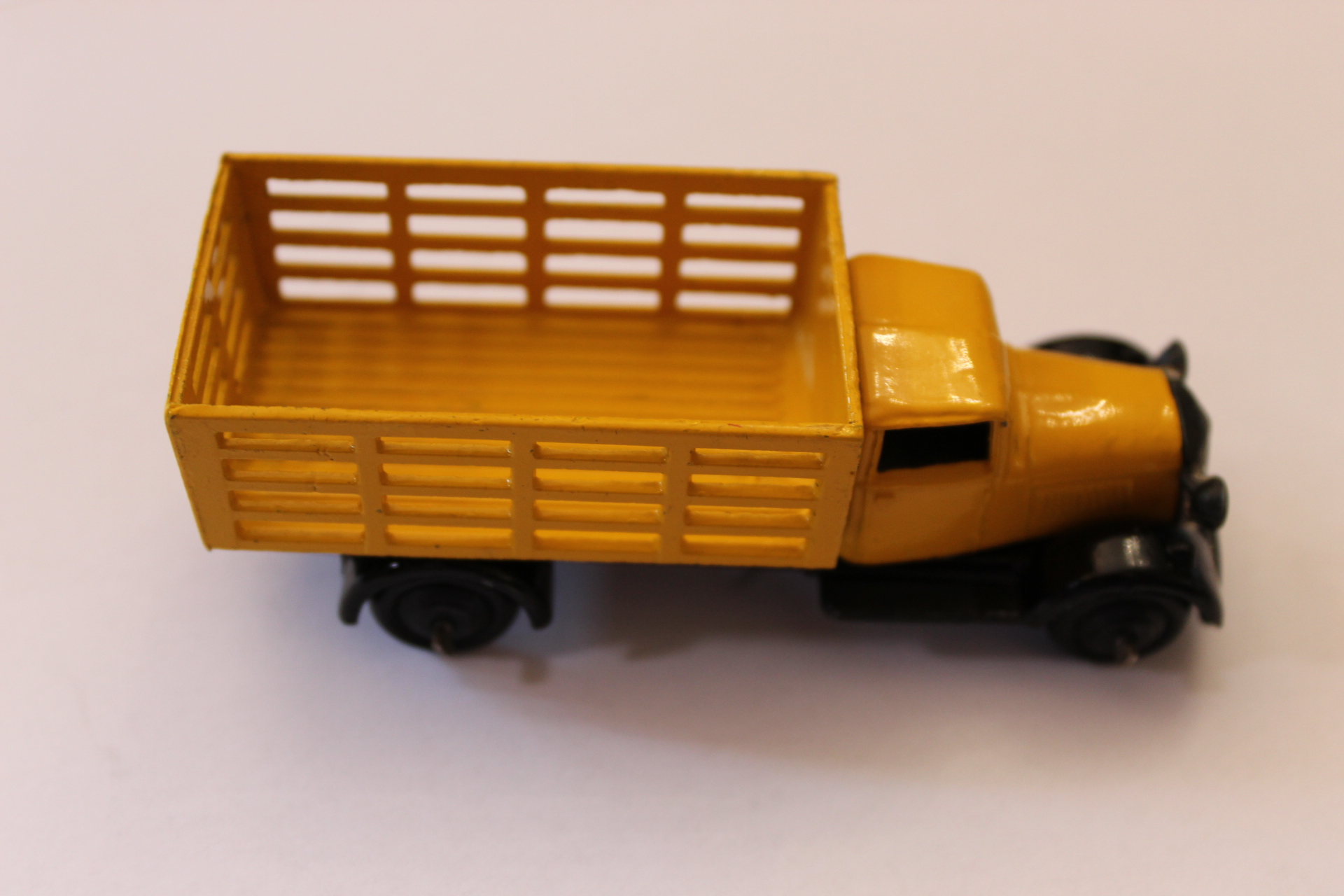 market gardners lorry dinky toys 25f side