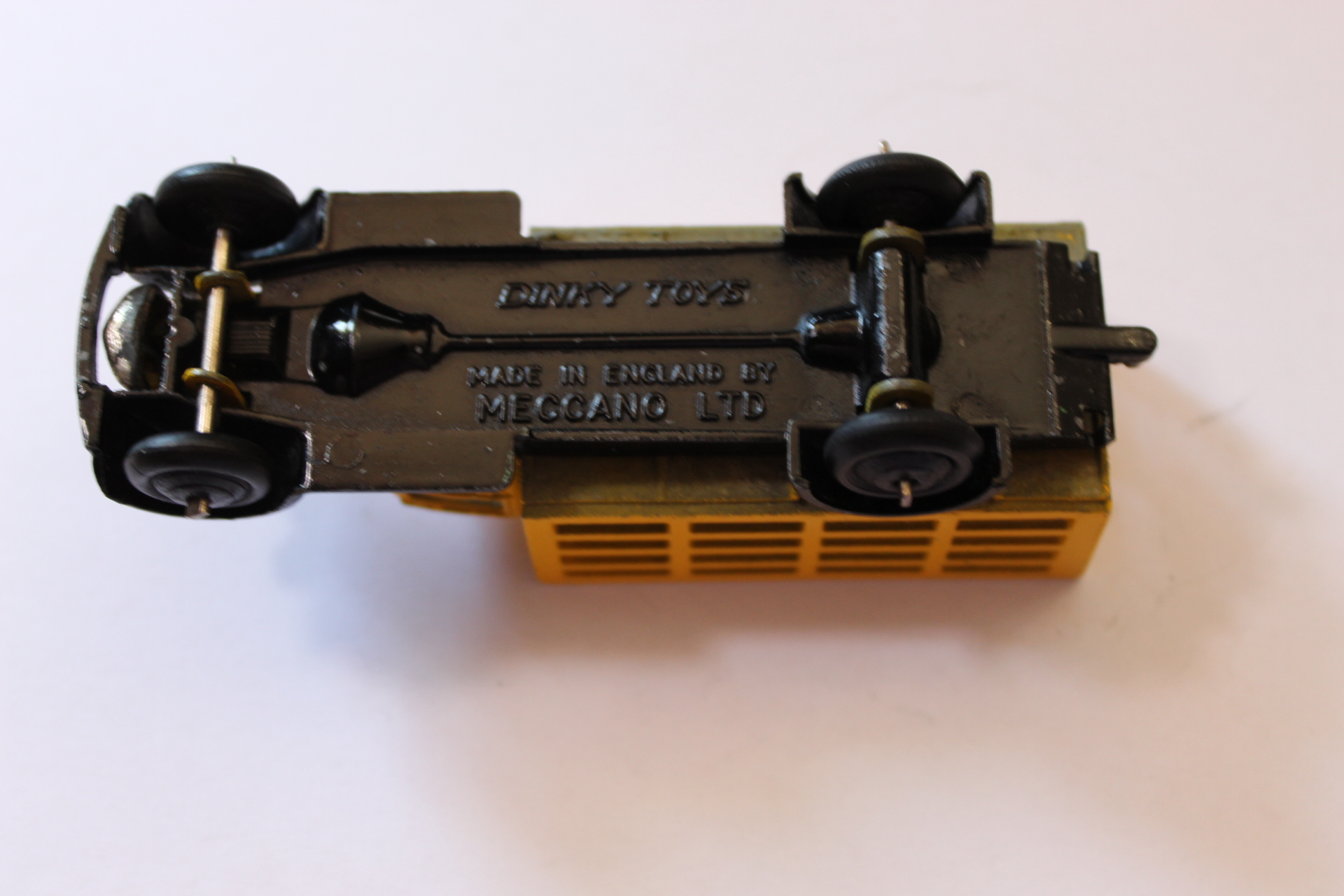 market gardners lorry dinky toys 25f base