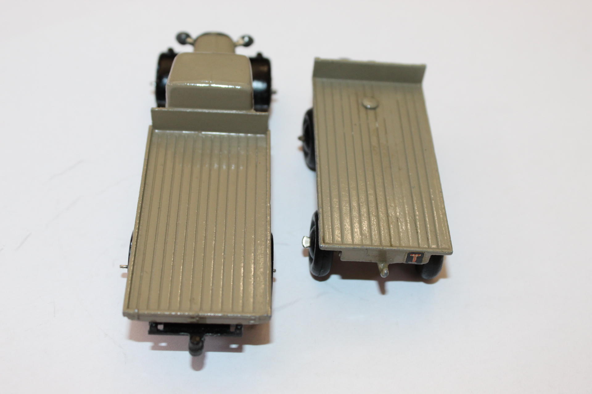 flatbed and trailer type 4 dinky toys 25t back
