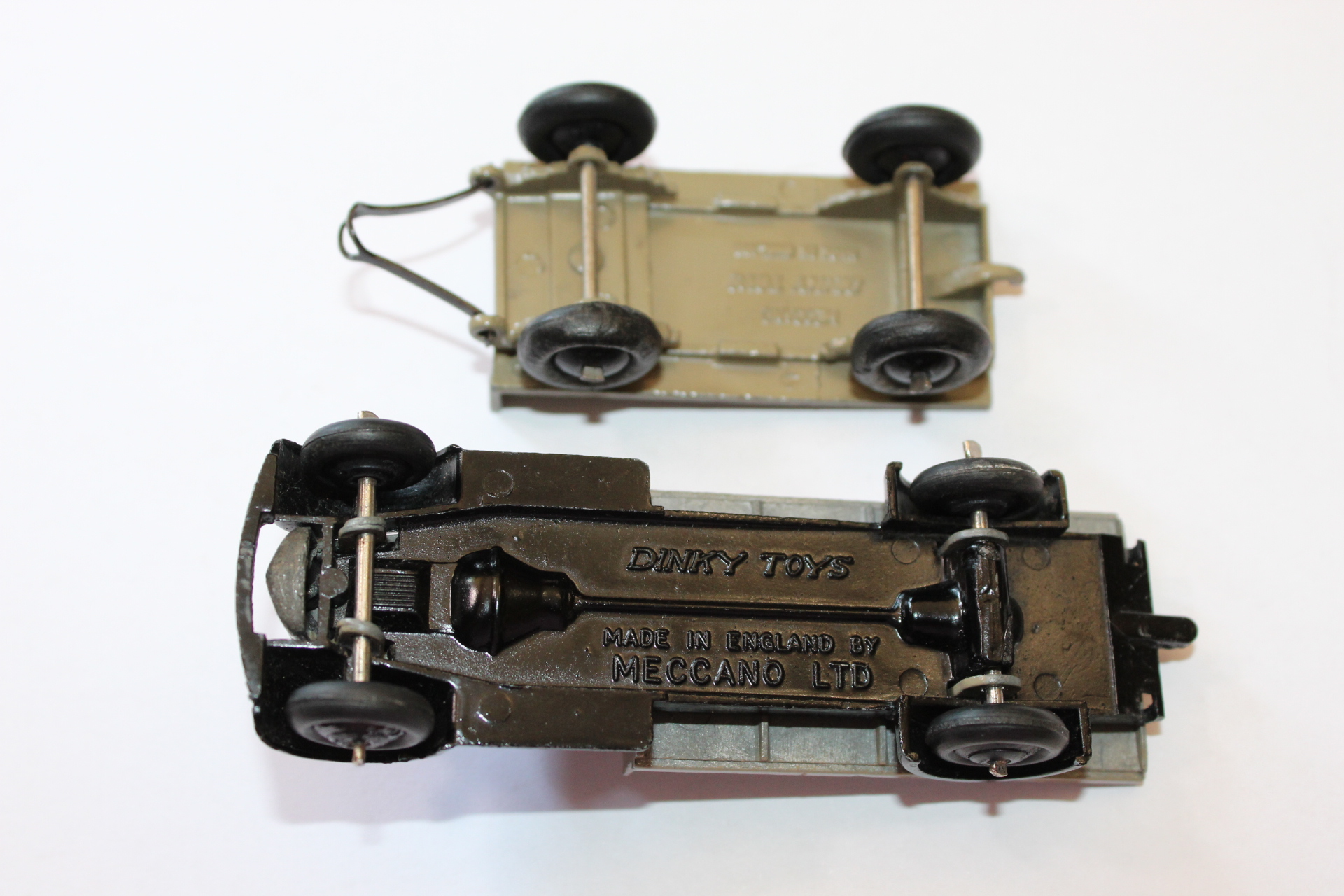 flatbed and trailer type 4 dinky toys 25t base
