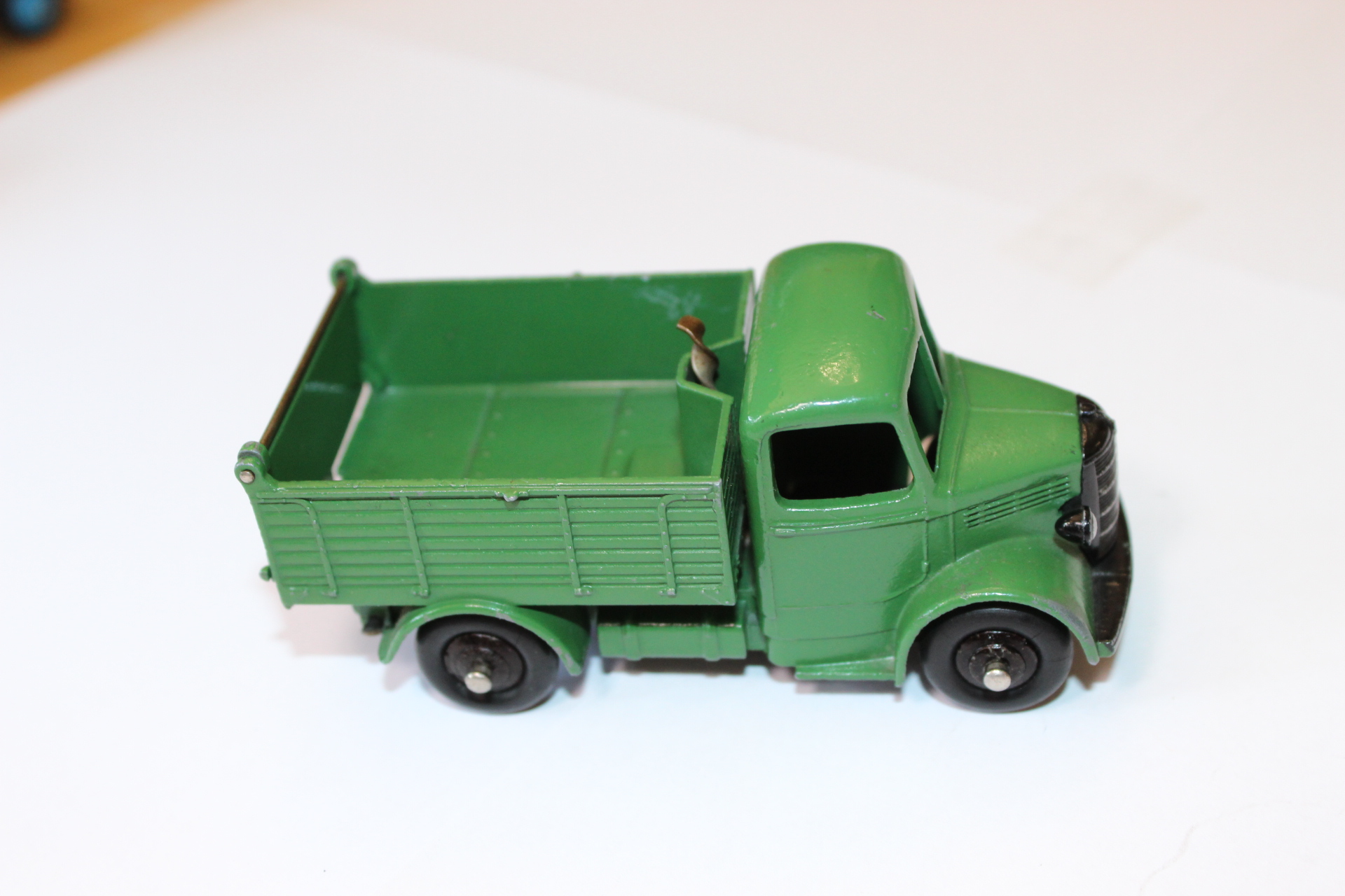bedford tipper dinky toys 25m side