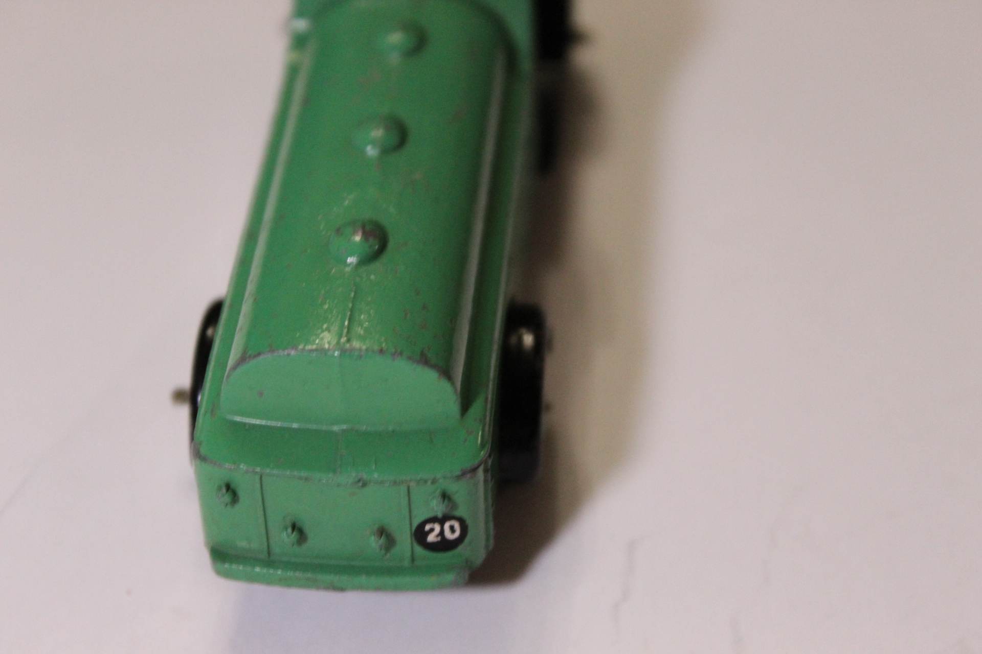 petrol tanker type 4 dinky toys 25d back