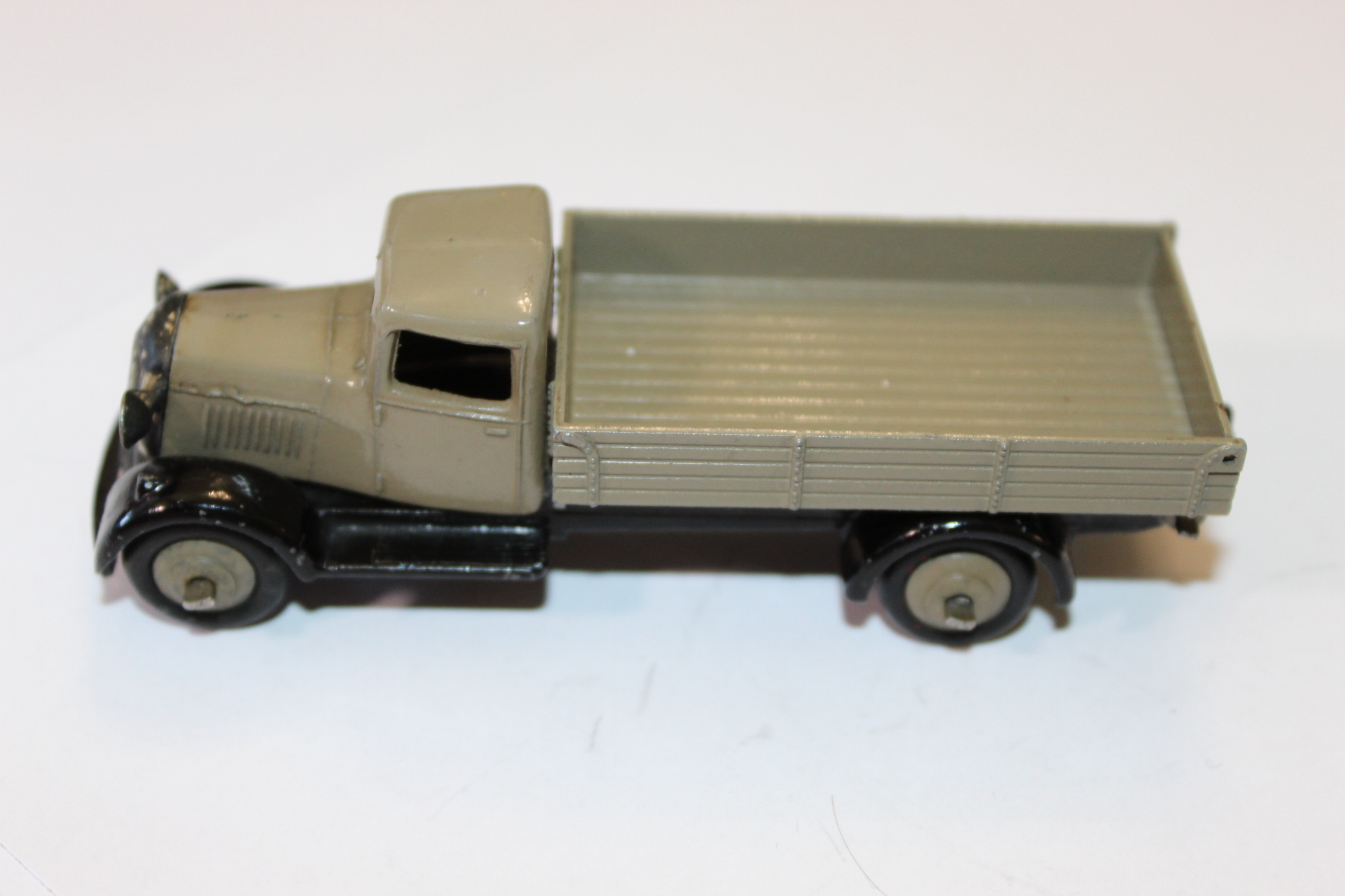 tipping wagon type 4 dinky toys 25e
