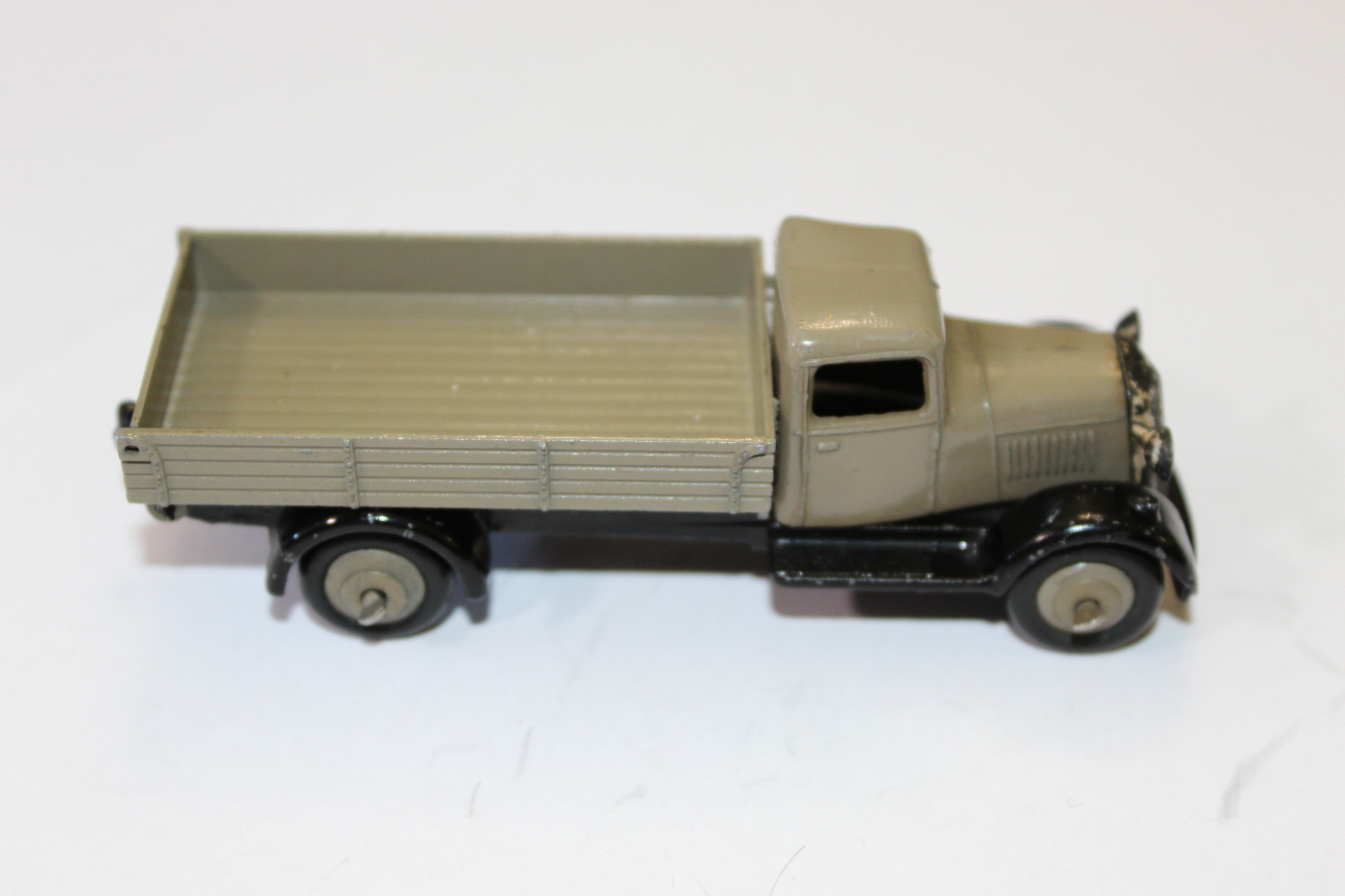 tipping wagon type 4 dinky toys 25e side