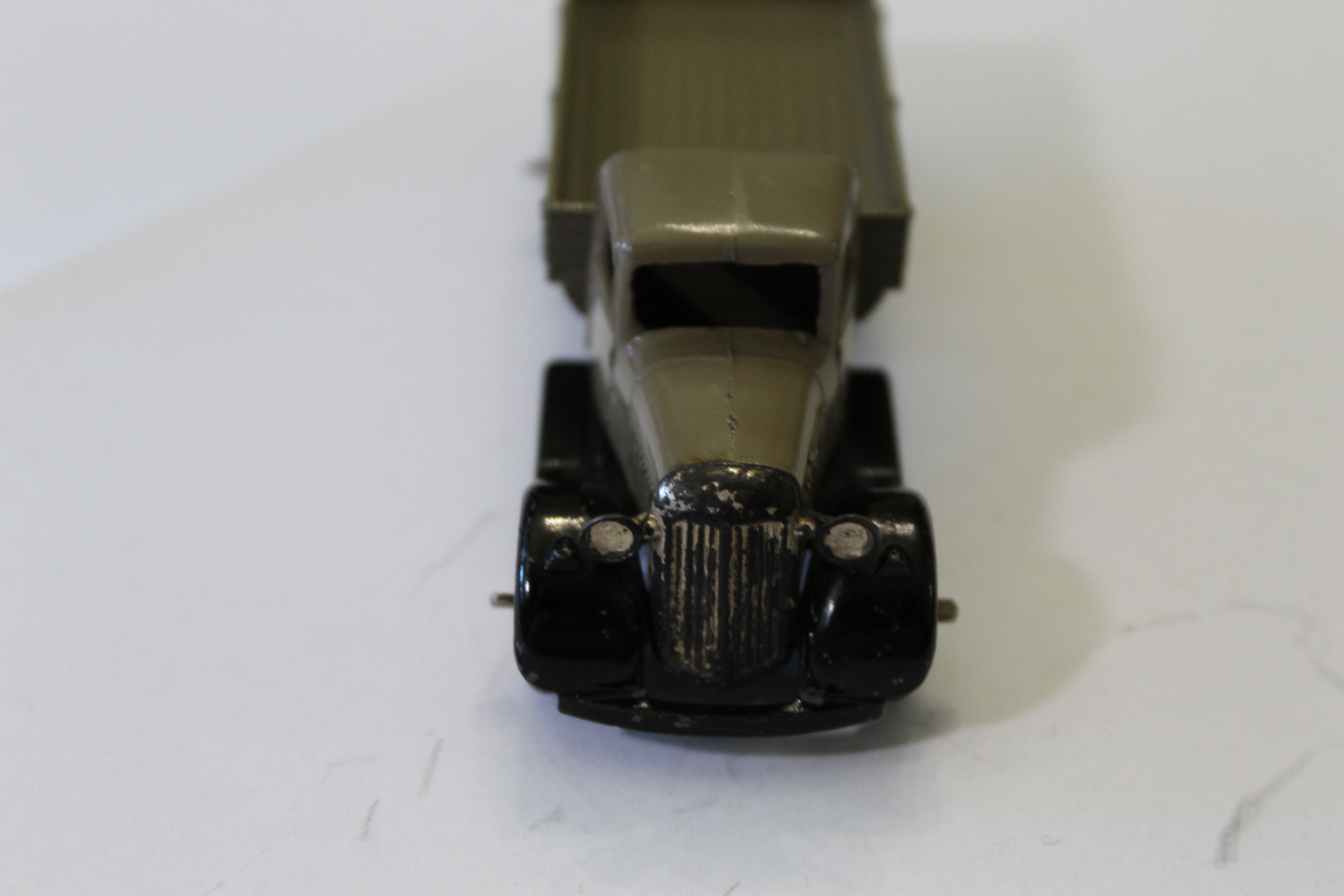tipping wagon type 4 dinky toys 25e front