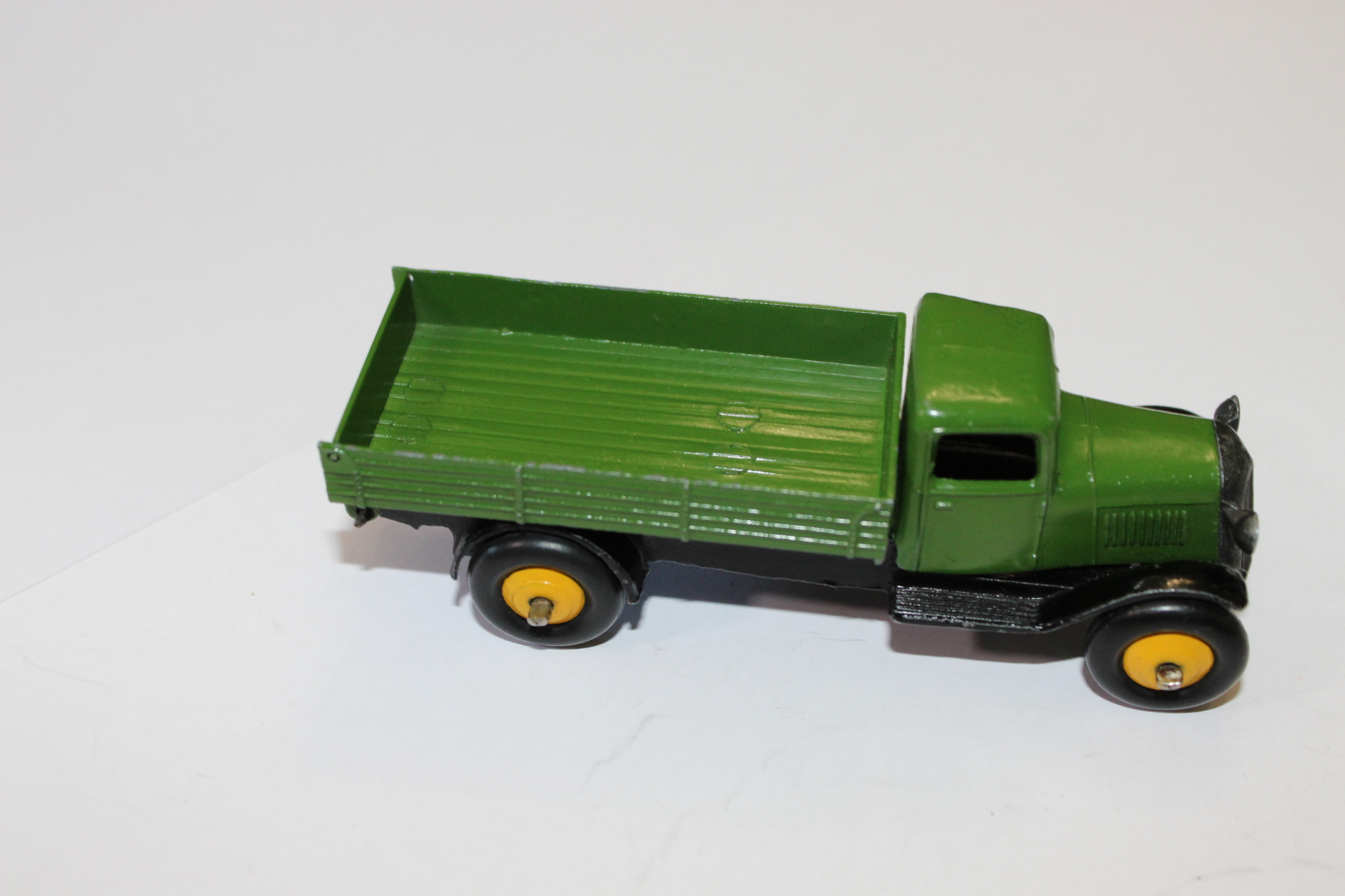 tipping wagon type 3 dinky toys 25e side