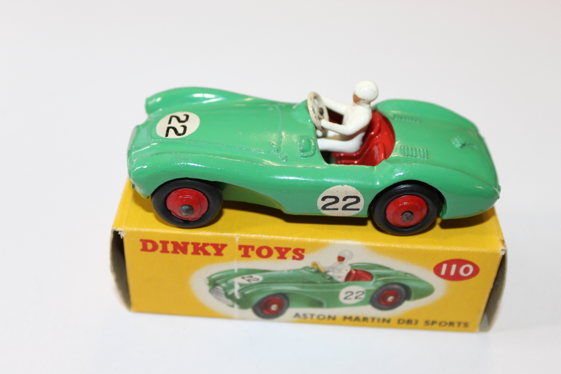 aston martin db3 sports dinky toys 110