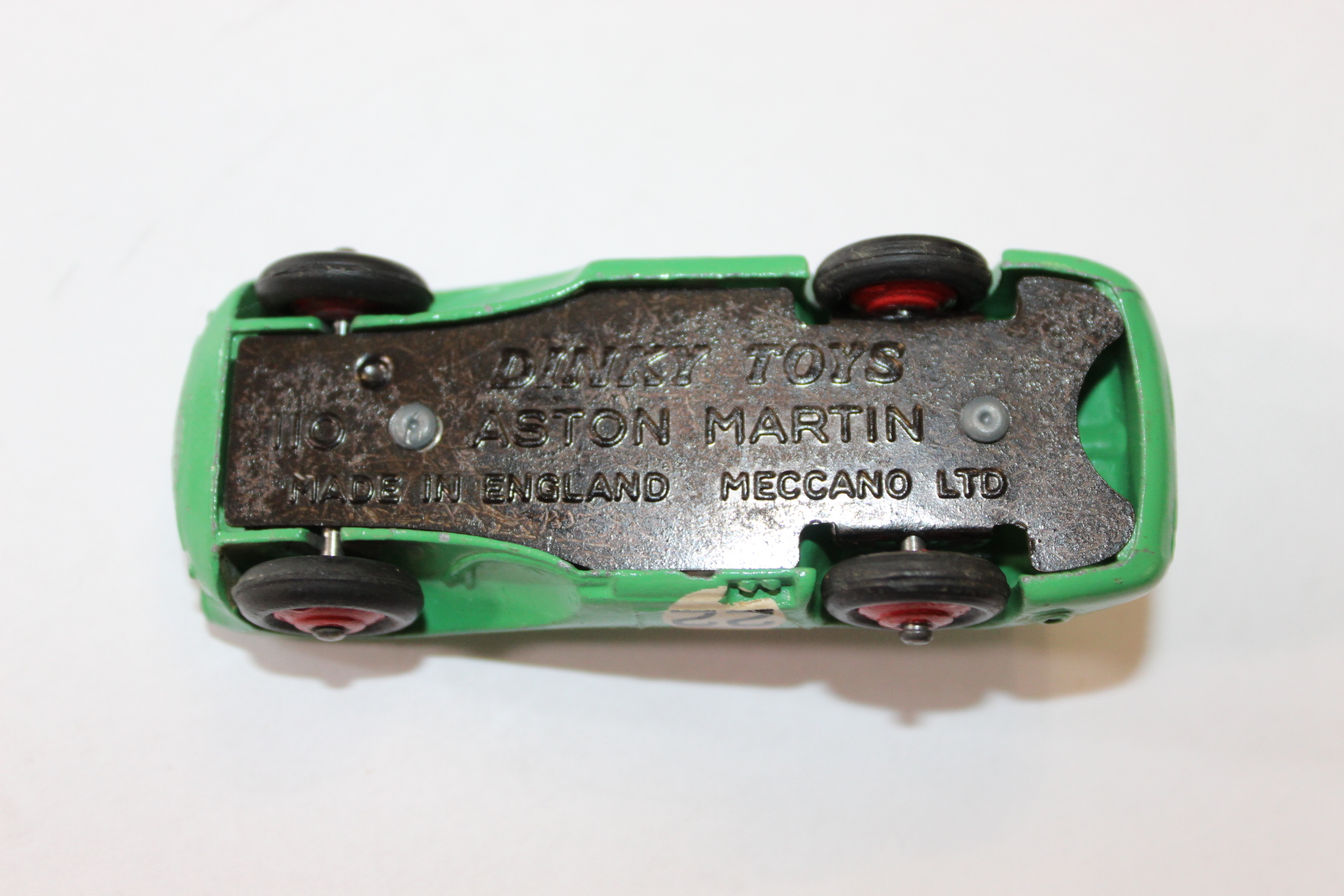 aston martin db3 sports dinky toys 110 base