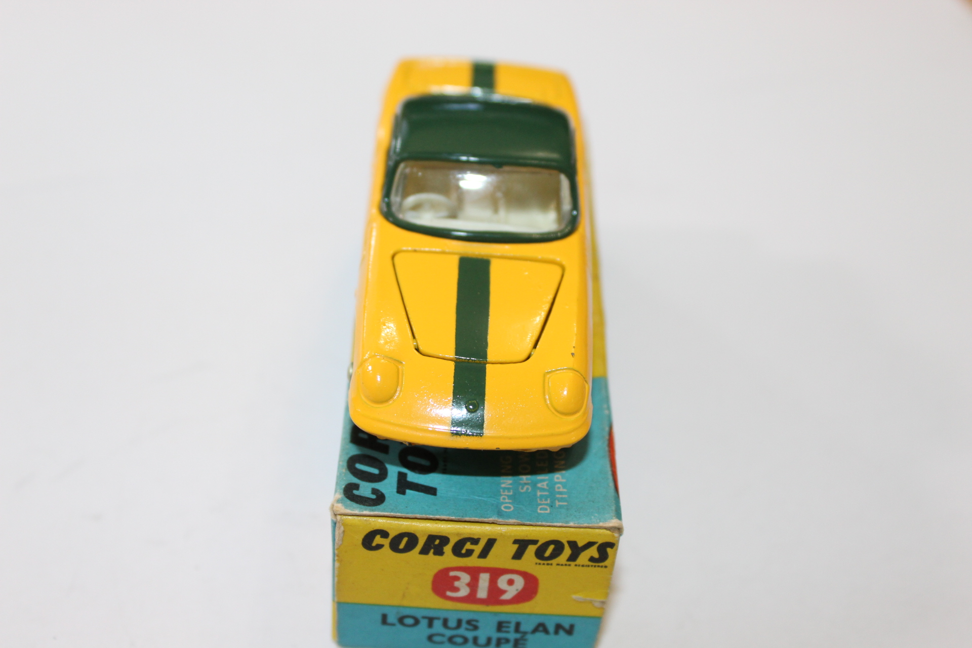 lotus elan hardtop corgi toys 319 front
