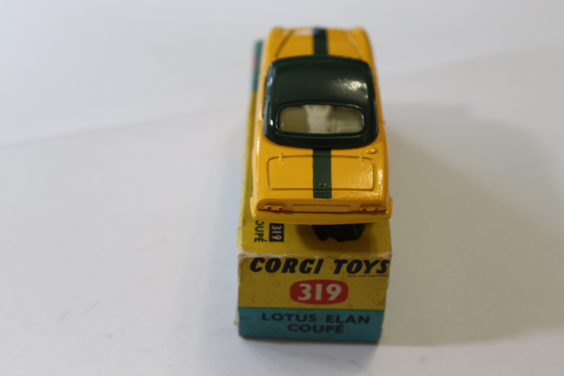 lotus elan hardtop corgi toys 319 back