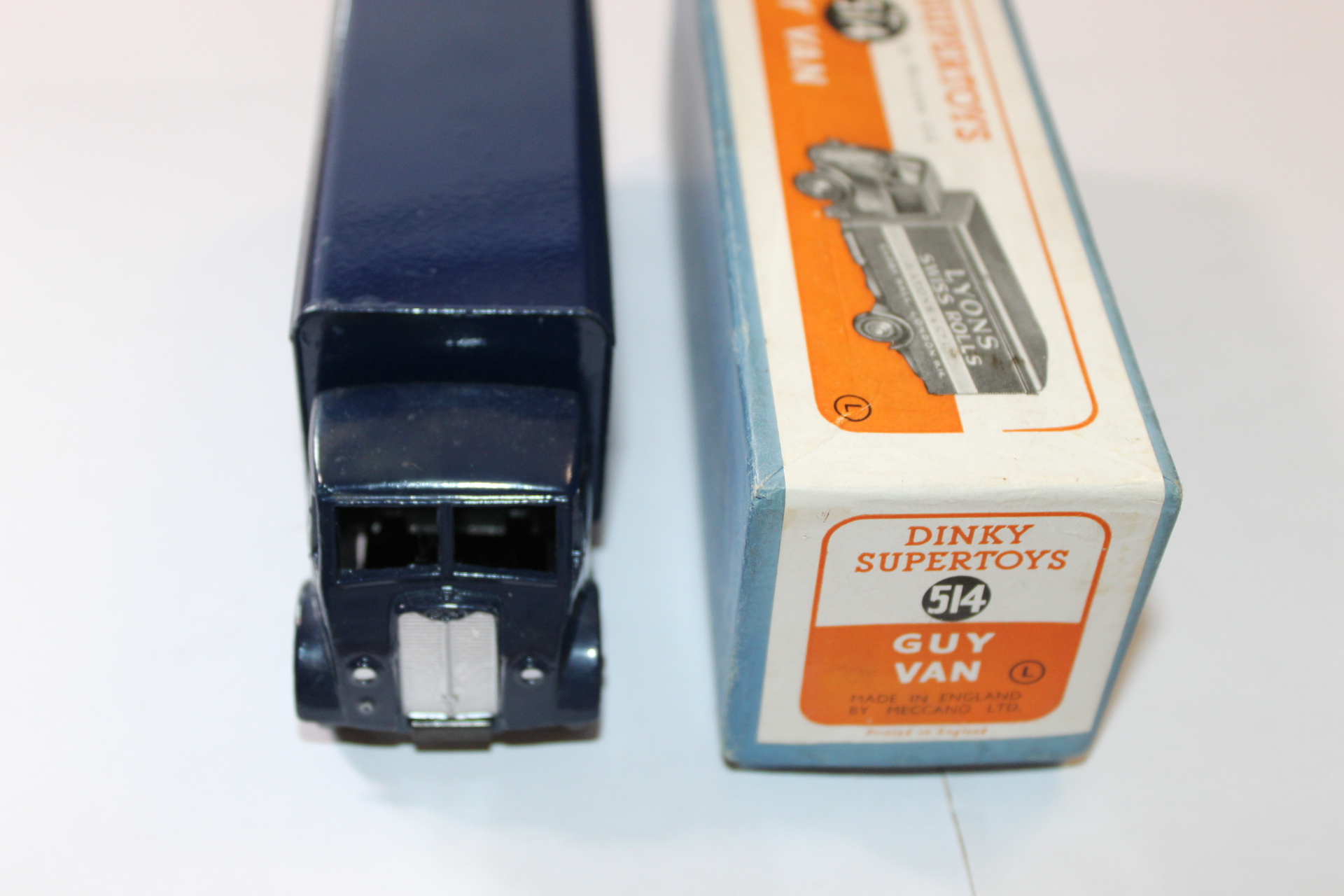 guy lyons van dinky toys 514 front