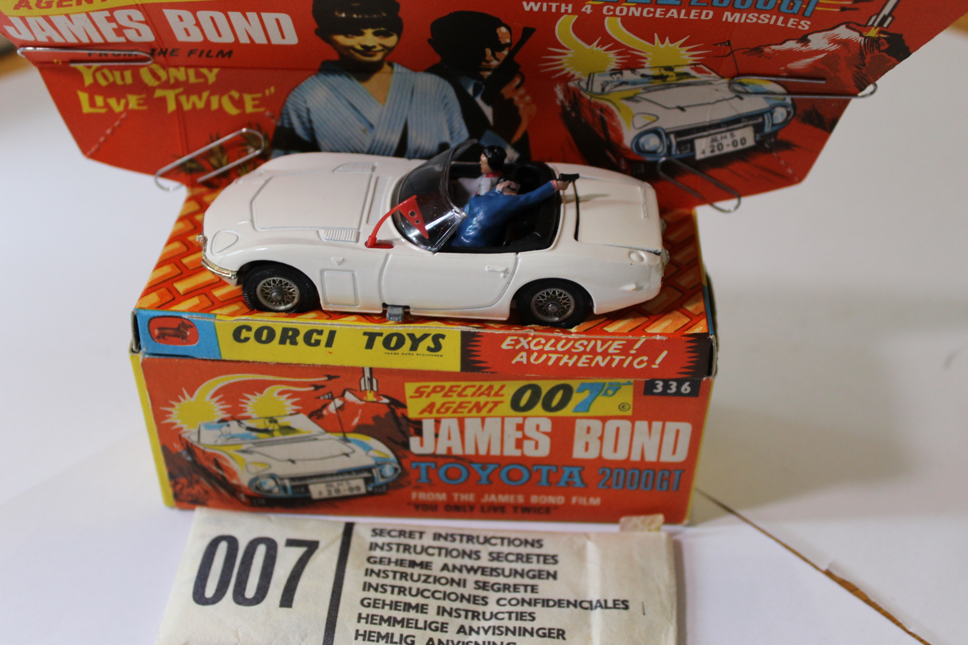 james bond toyota 2000gt corgi toys 336
