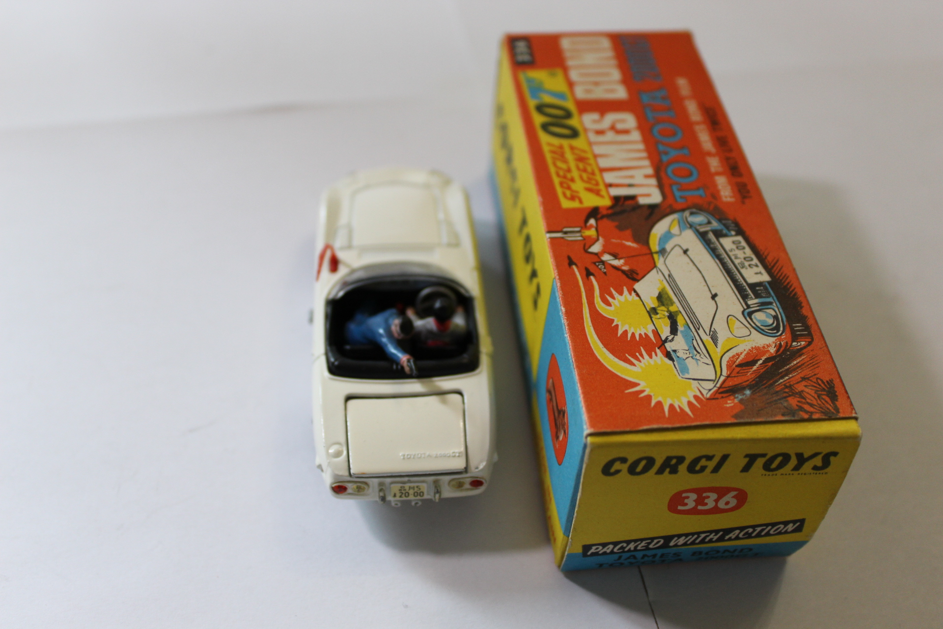 james bond toyota 2000gt corgi toys 336 back