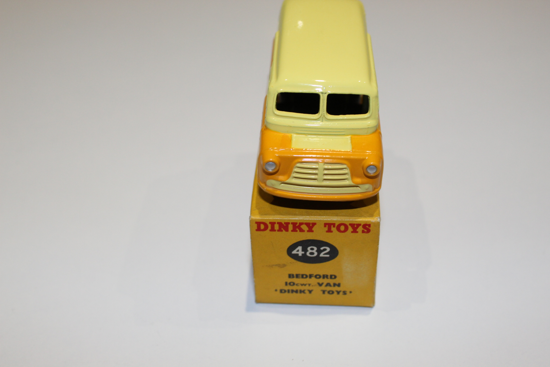 bedford dinky van dinky toys 482 front