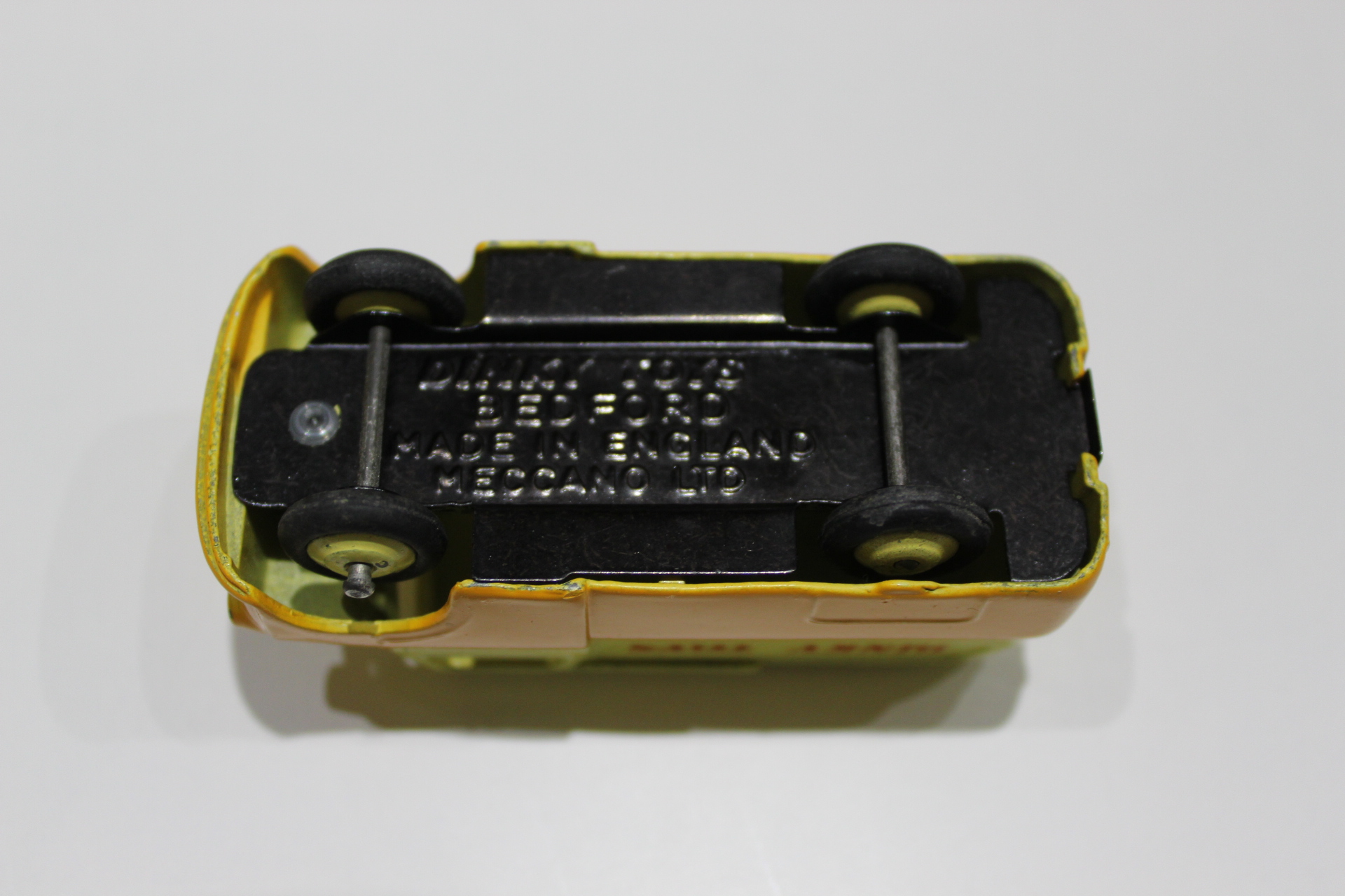 bedford dinky van dinky toys 482 base