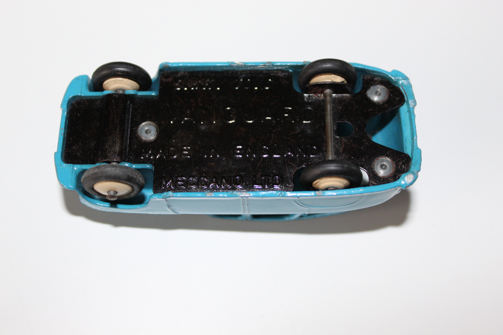 standard vanguard dinky toys 153 base