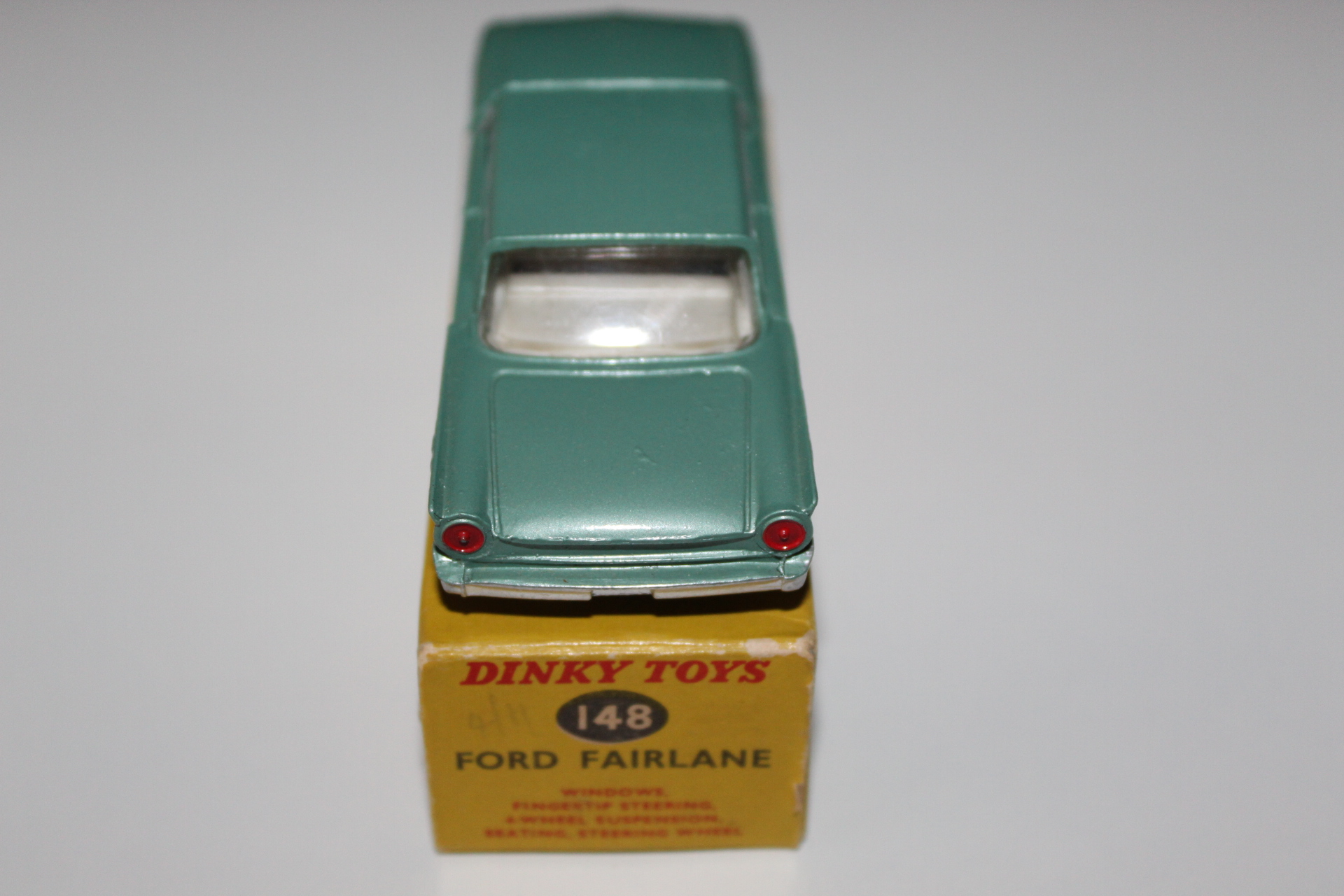 ford fairlane dinky toys 148 back