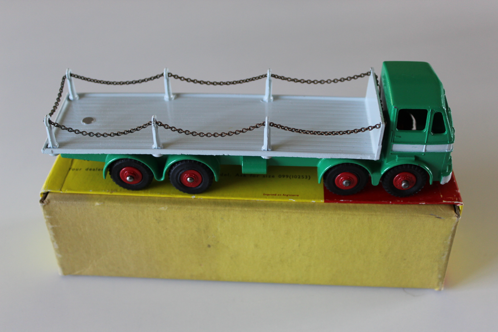 leyland octopus chain lorry dinky toys 935 side