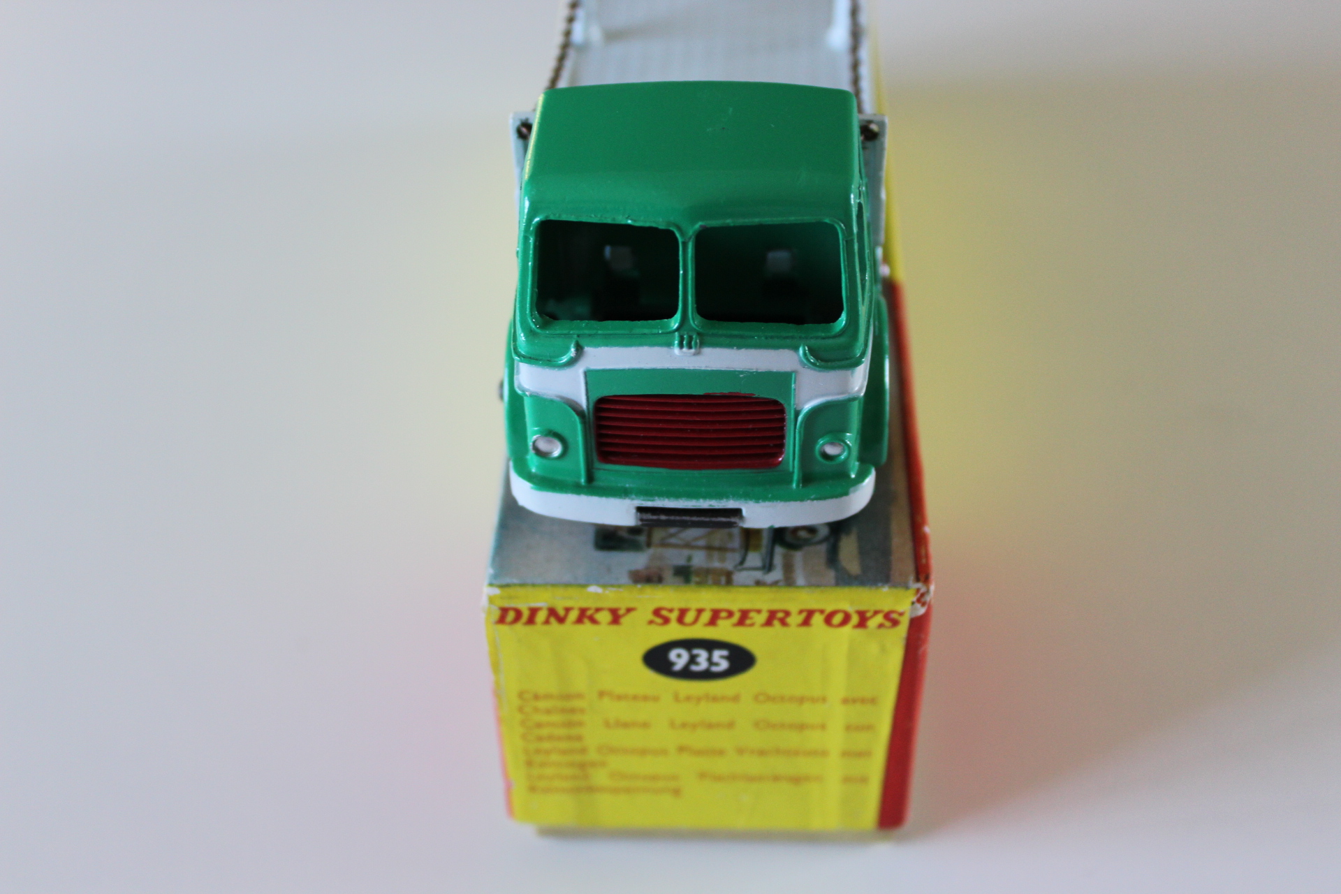 leyland octopus chain lorry dinky toys 935 front