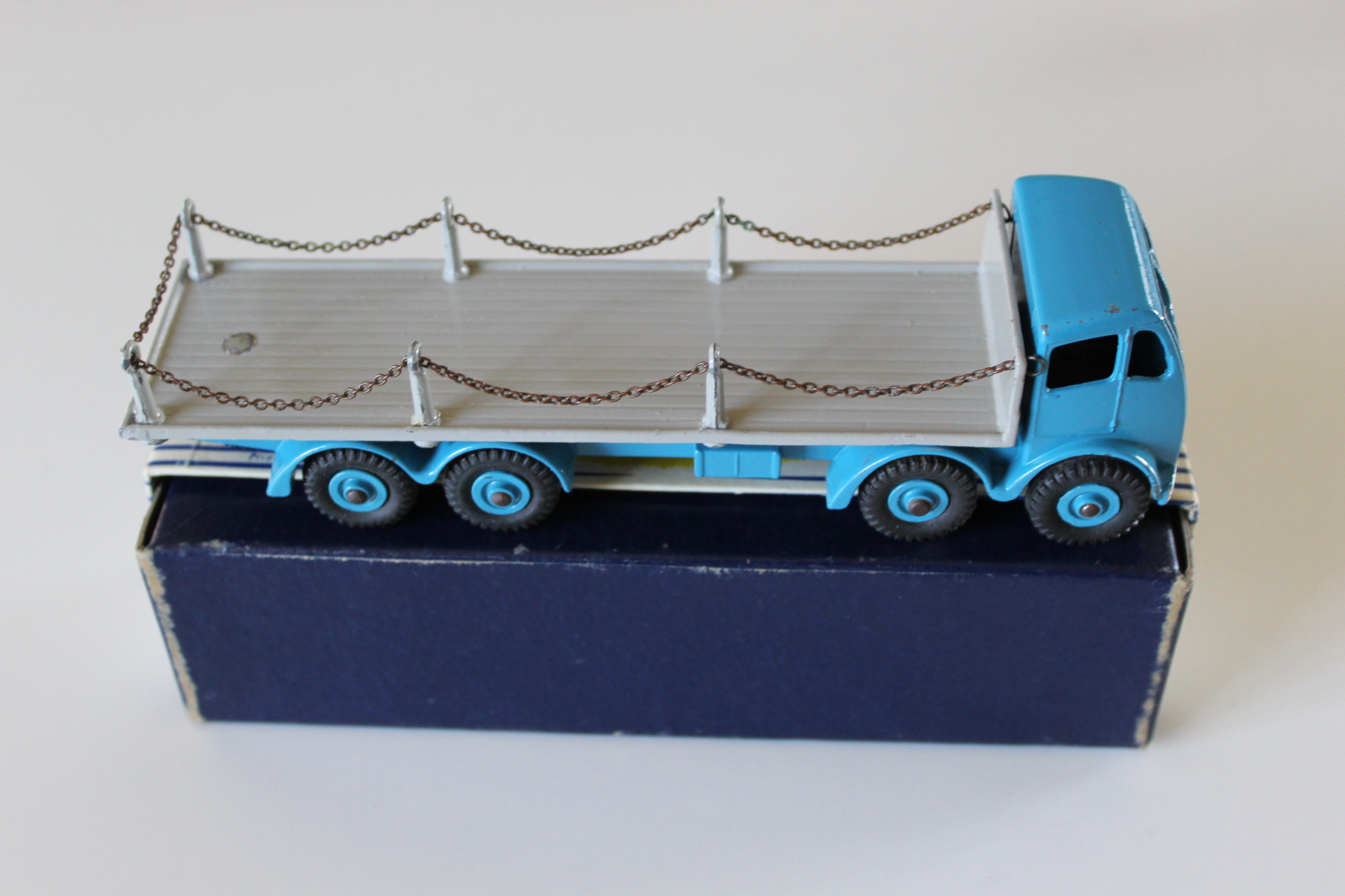 foden 2nd cab chain lorry dinky toys 905 side