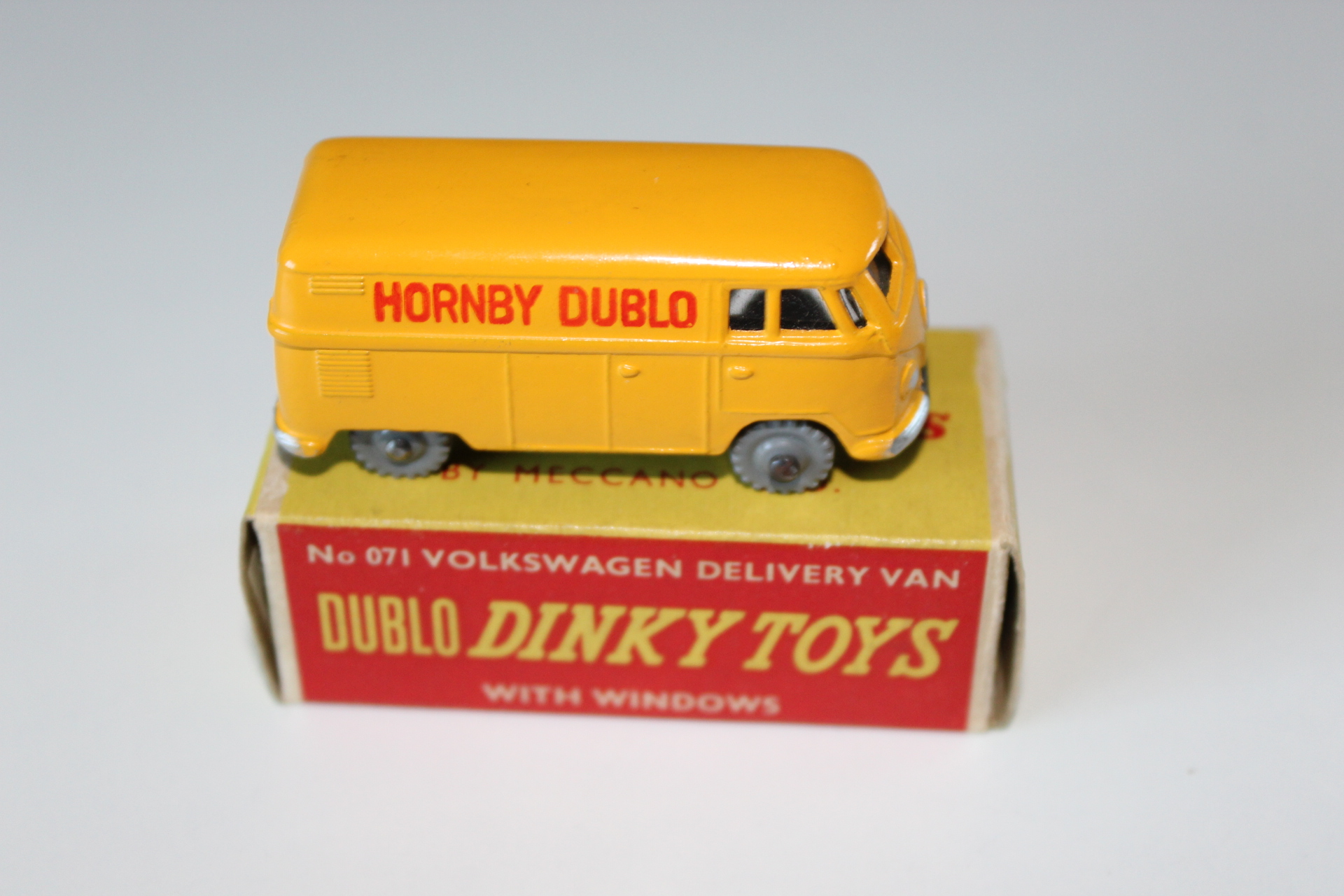 volkswagen delivery van dublo toys 071 side