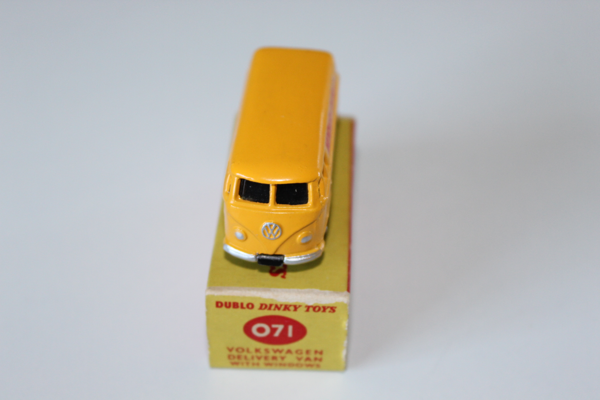 volkswagen delivery van dublo toys 071 front