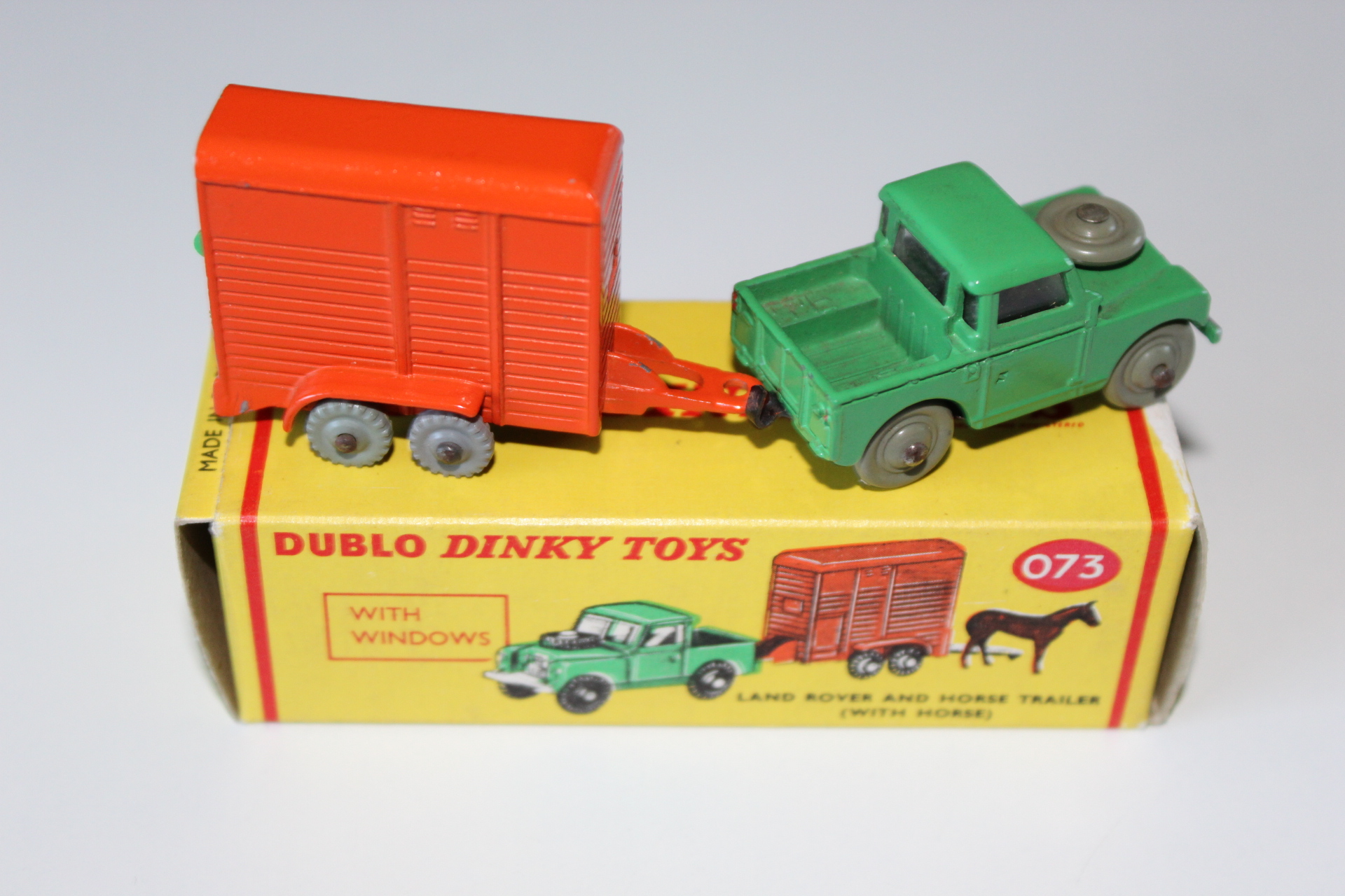 land rover and trailer horsebox dublo toys 073 side