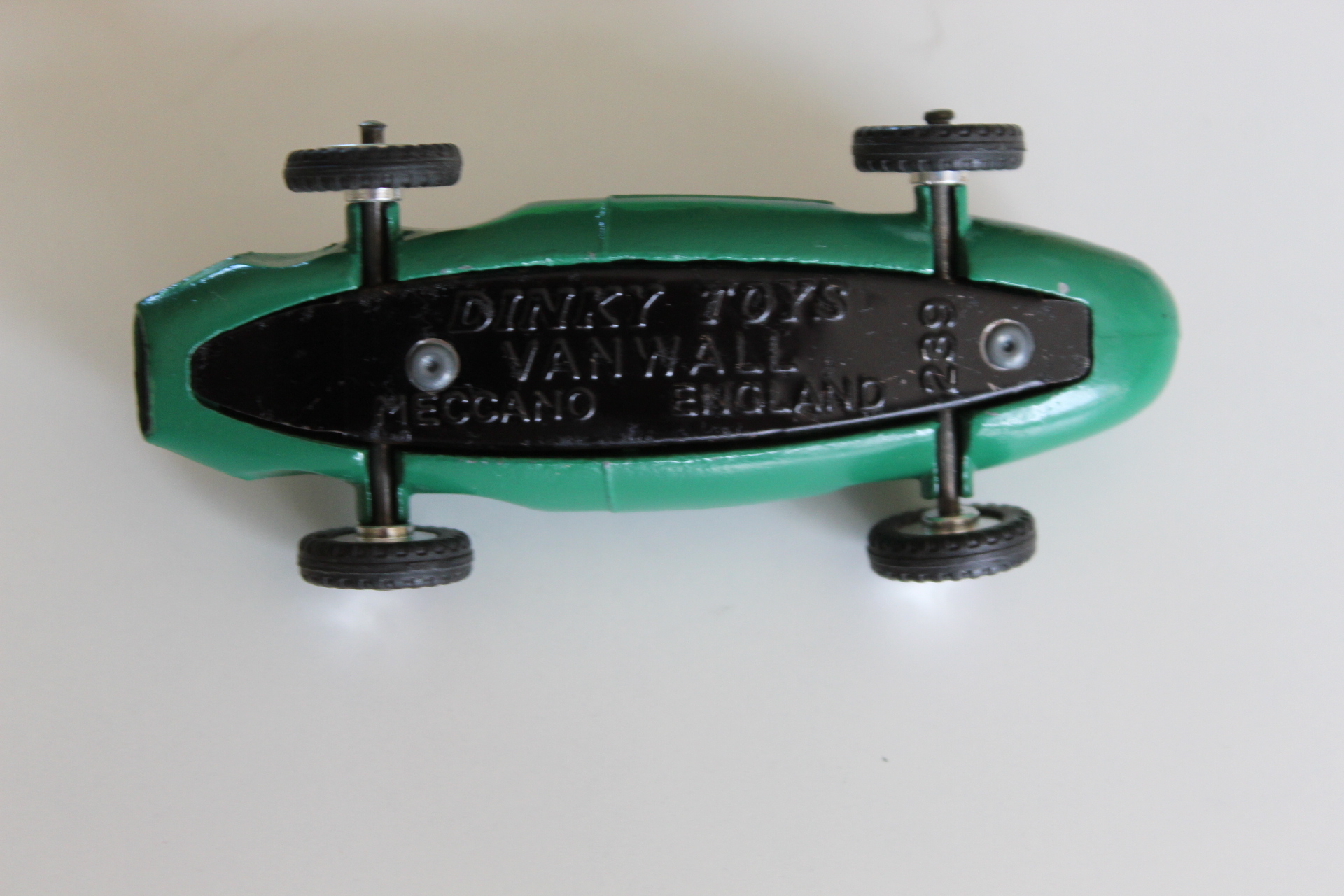 vanwall racing car dinky toys 239 base