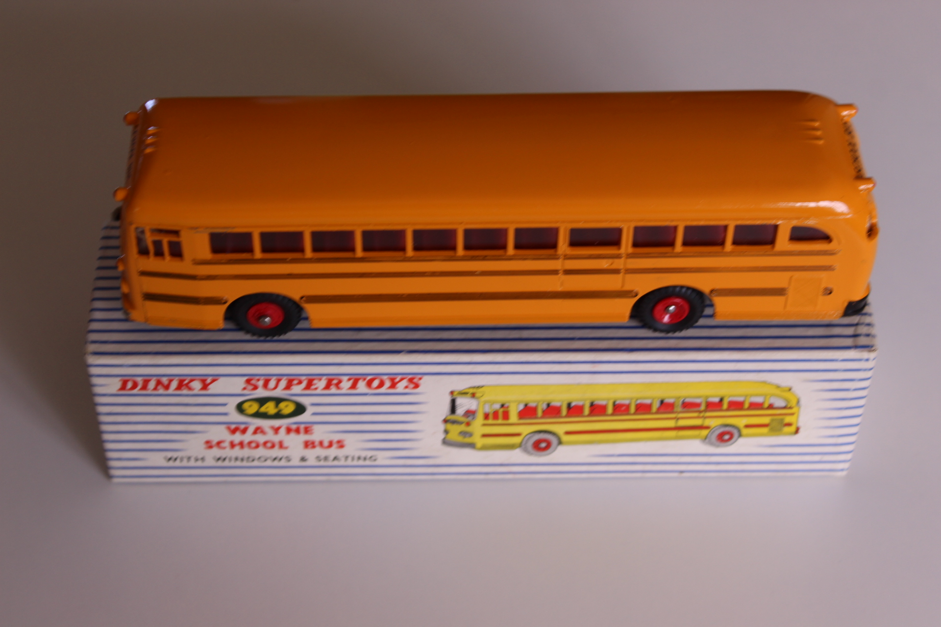 wayne school bus dinky toys 949