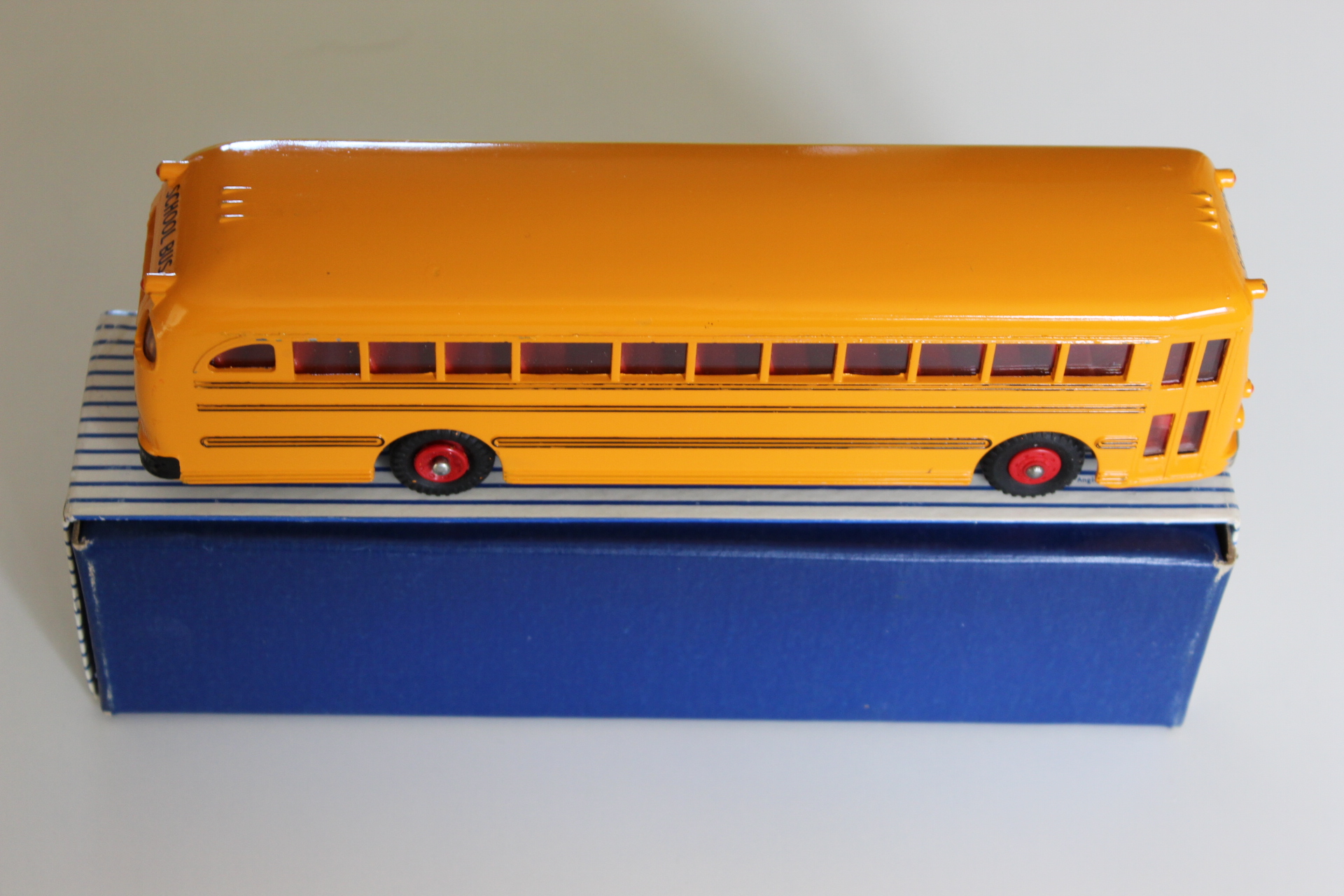 wayne school bus dinky toys 949 side