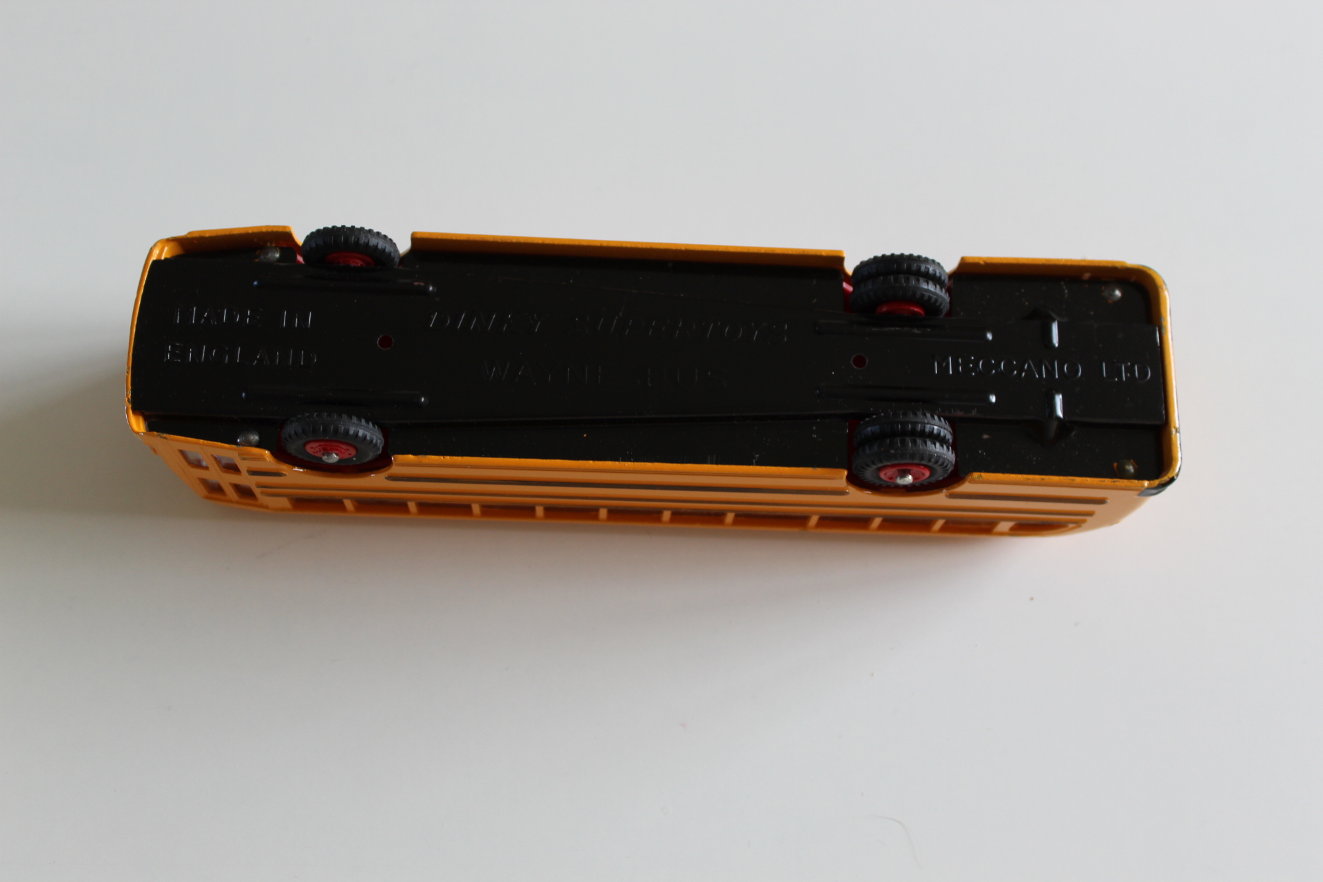 wayne school bus dinky toys 949 base