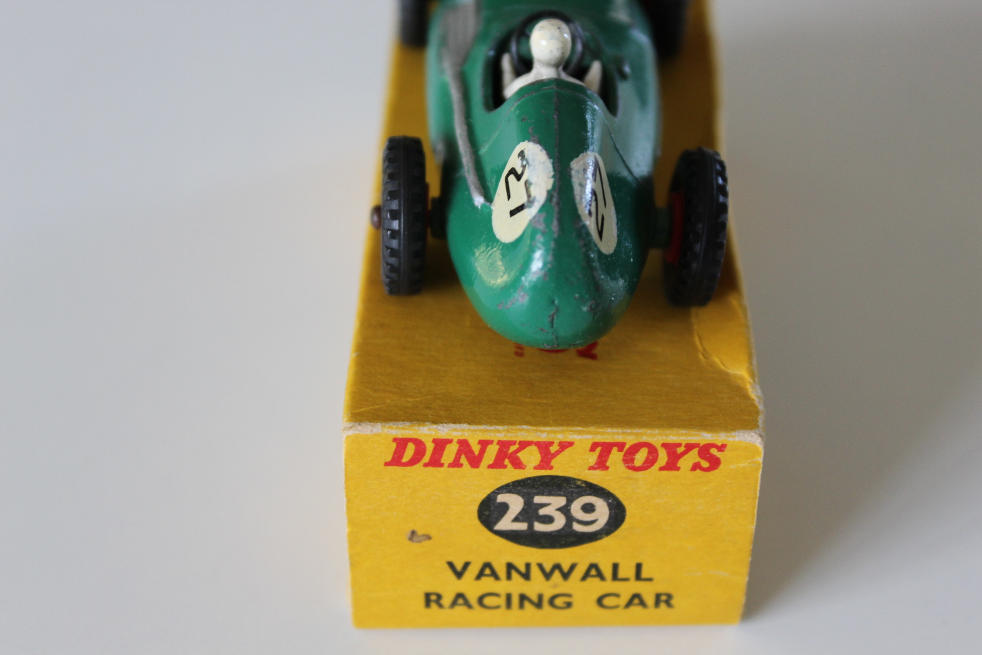 vanwall racing car 27 dinky toys 239 back