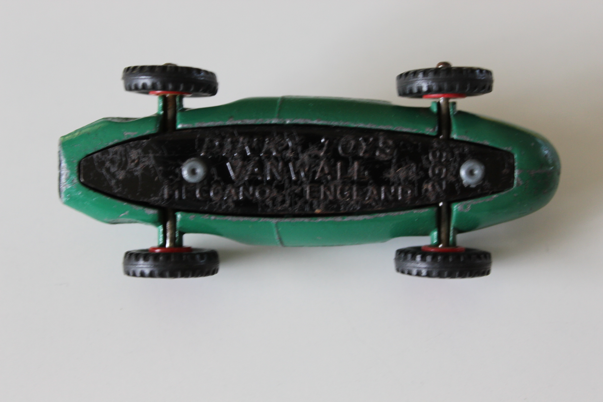 vanwall racing car 27 dinky toys 239 base