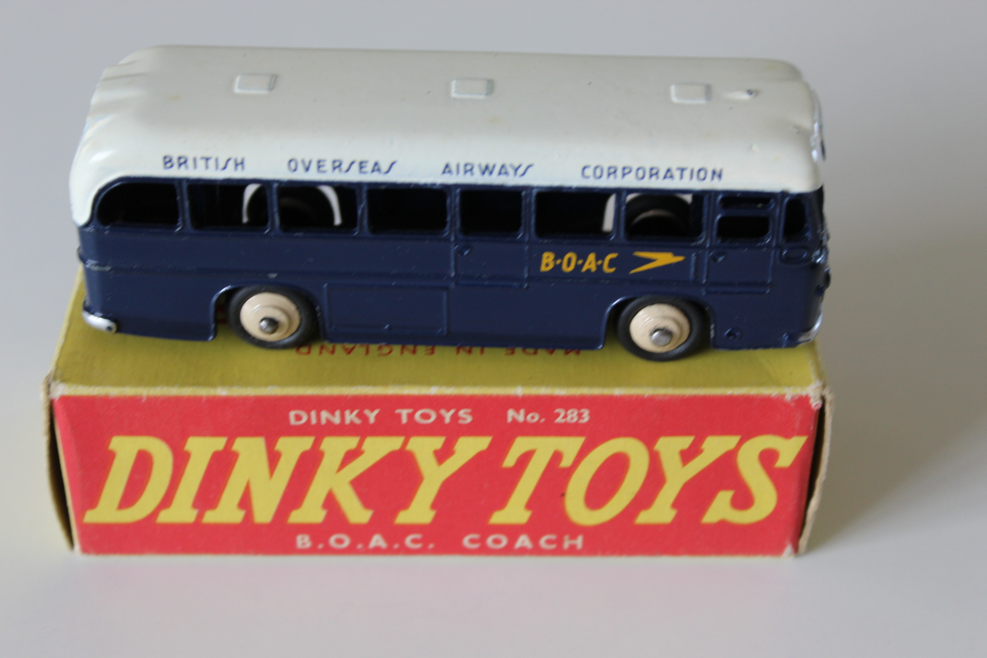 b.o.a.c. coach rare version dinky toys side283