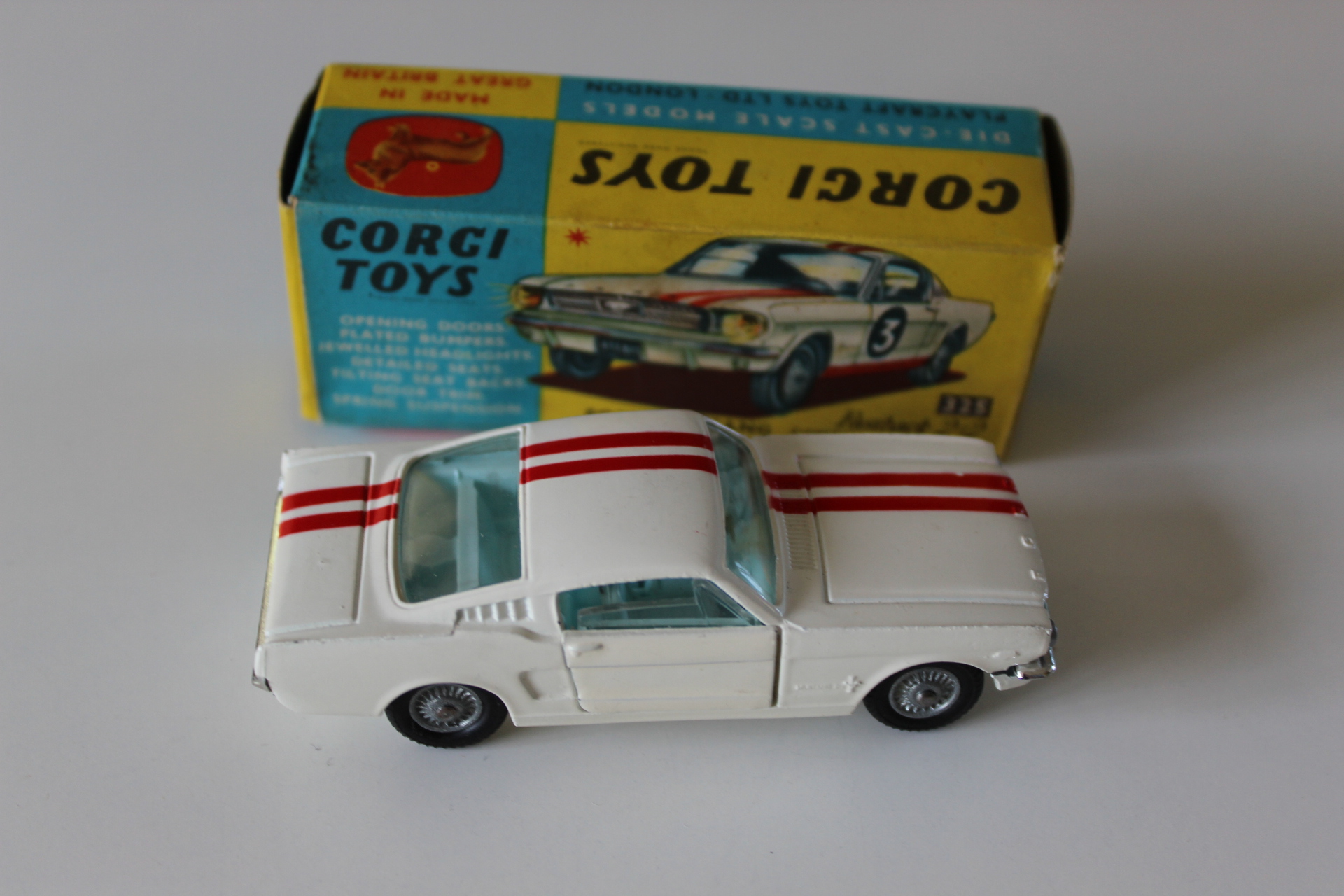 ford mustang competition corgi toys 325 side