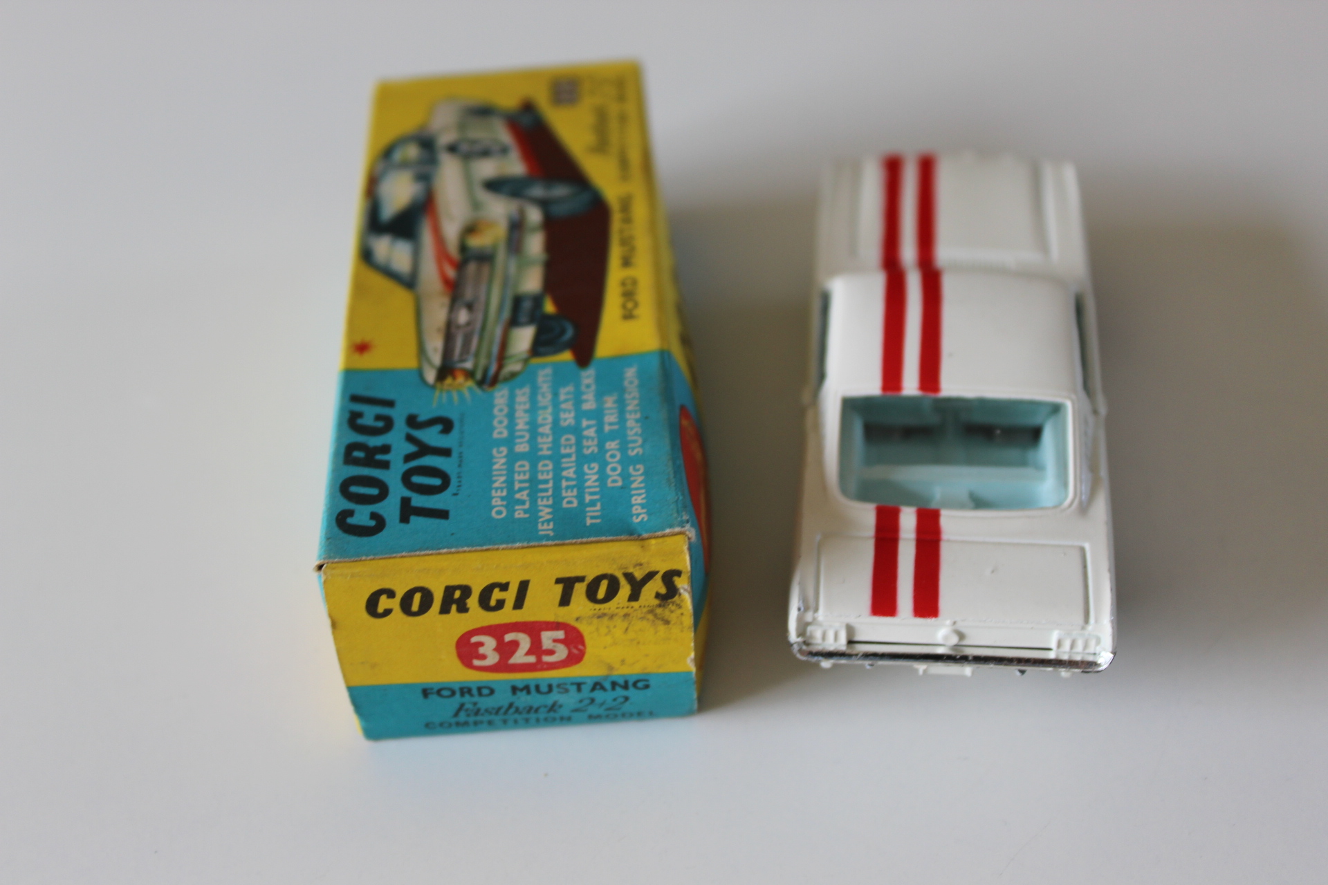 ford mustang competition corgi toys 325 back
