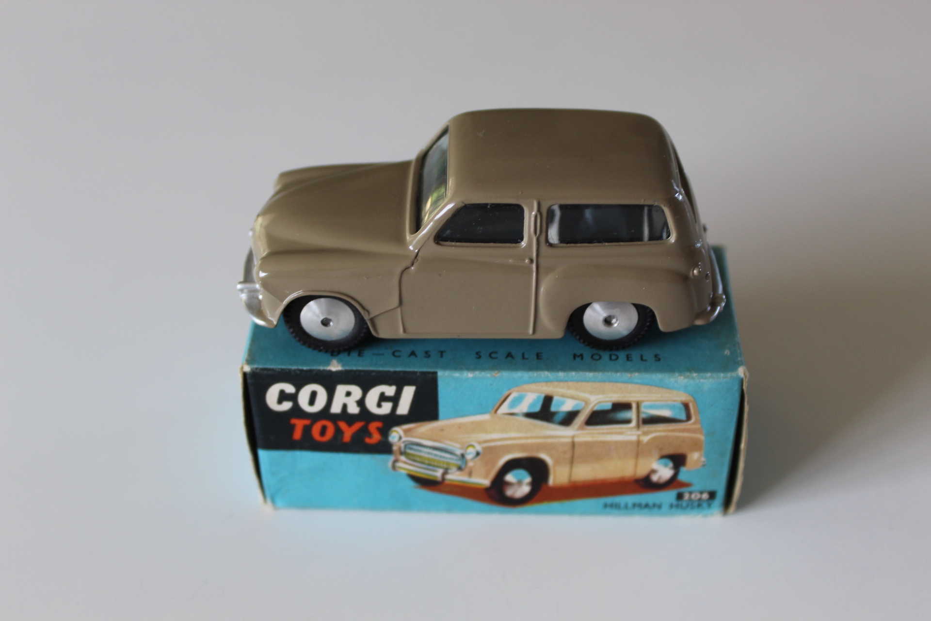 hillman husky corgi toys 206