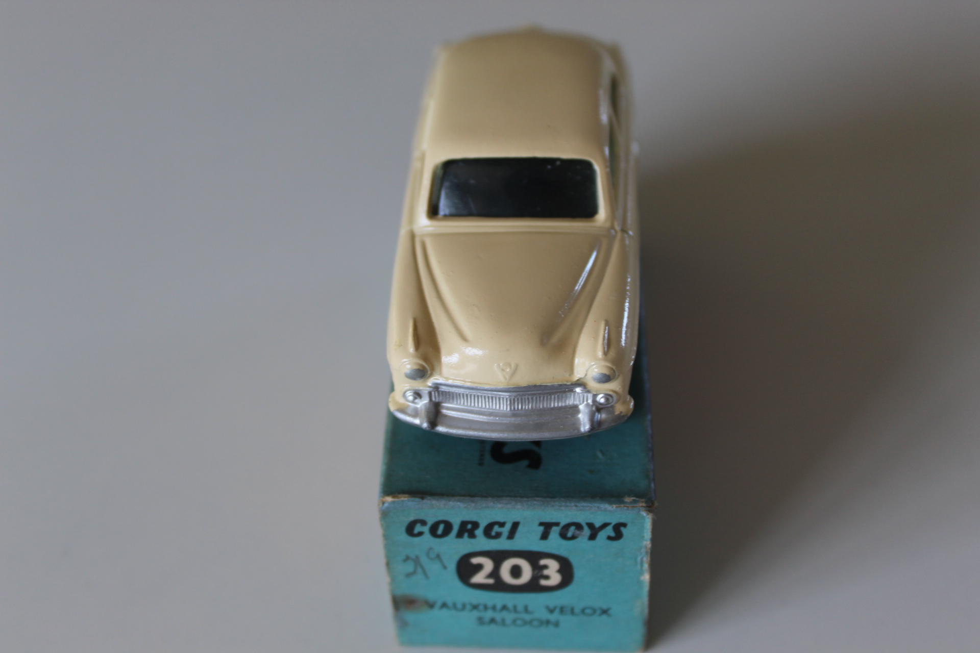vauxhall velox corgi toys 203 front