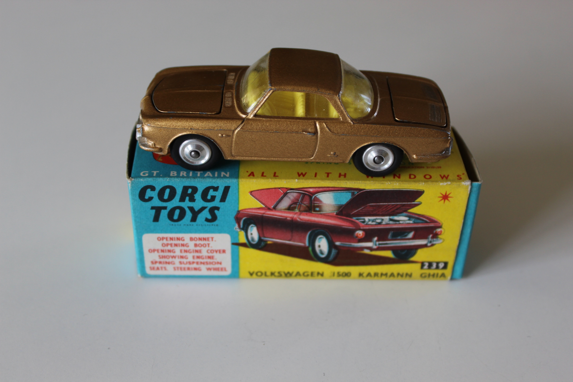 volkswagen 1500 karmann ghia corgi toys 239