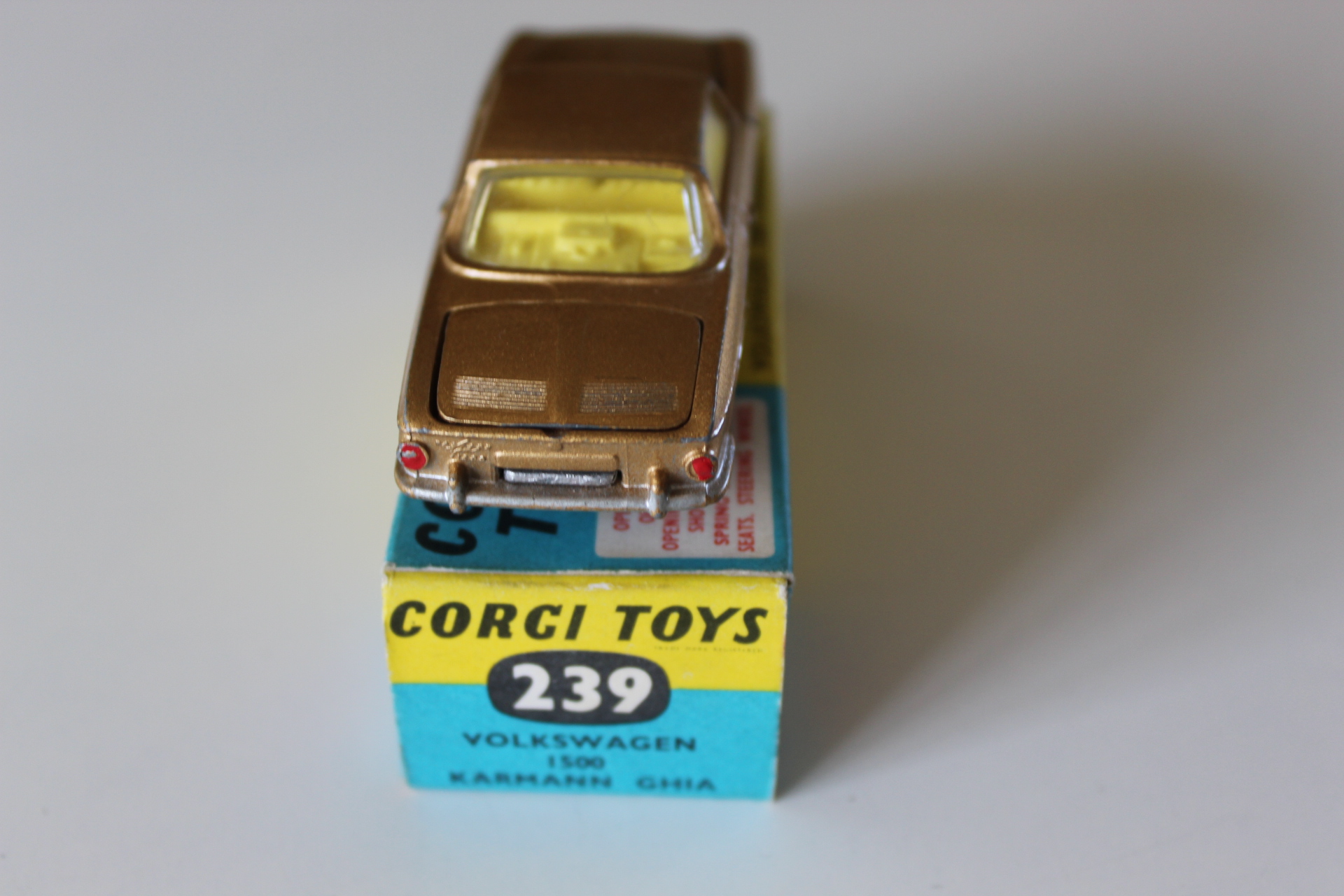 volkswagen 1500 karmann ghia corgi toys 239 back