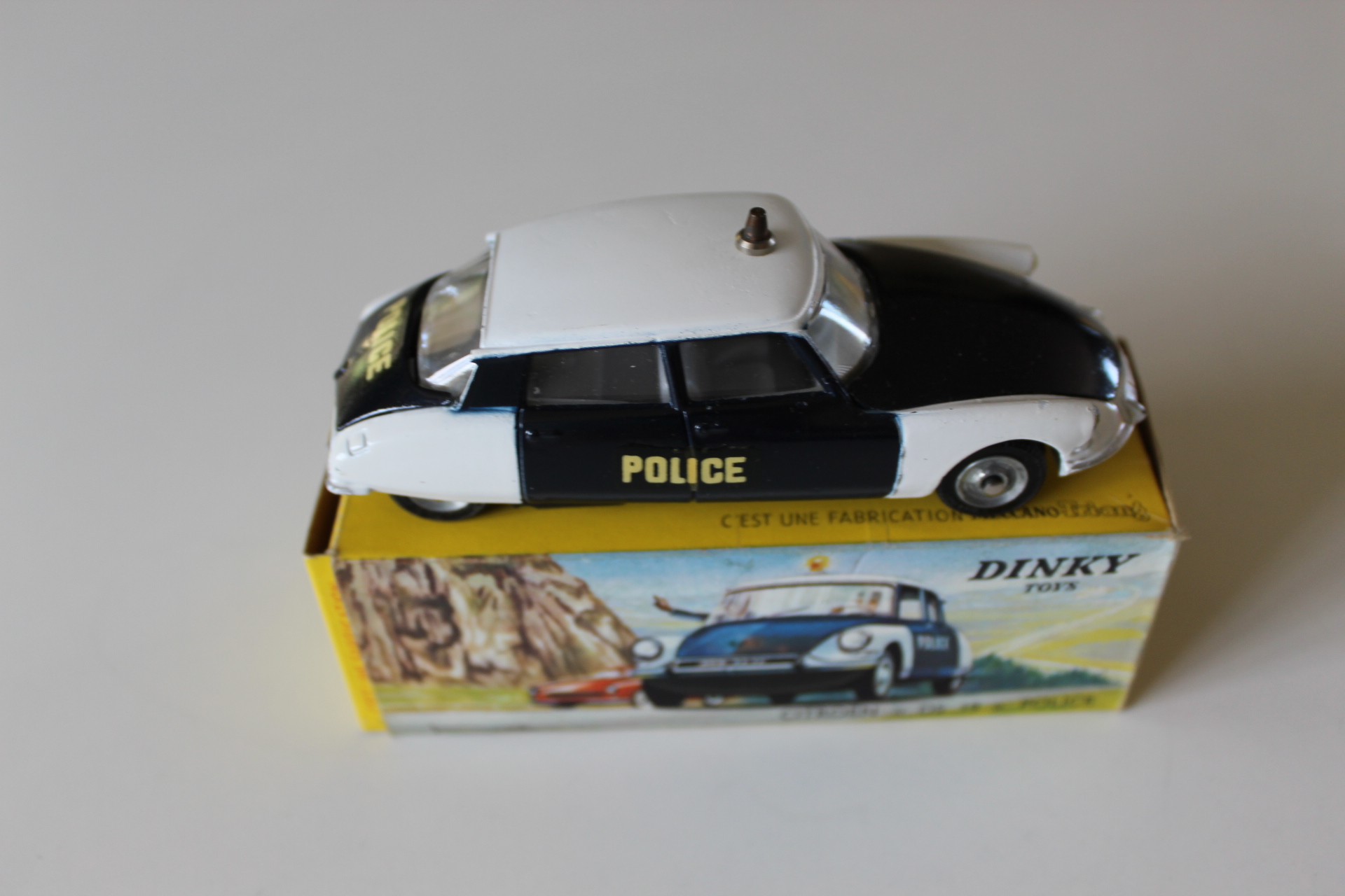 citroen ds19 police car french dinky toys 501 side