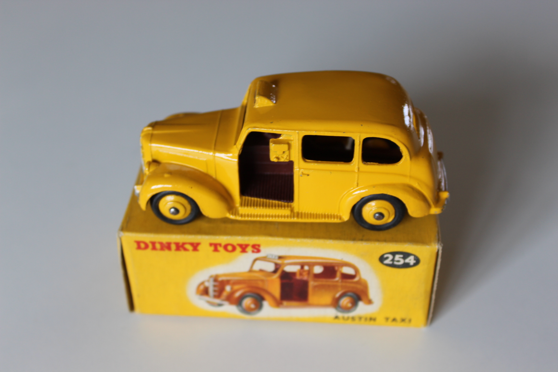 austin taxi dinky toys 254