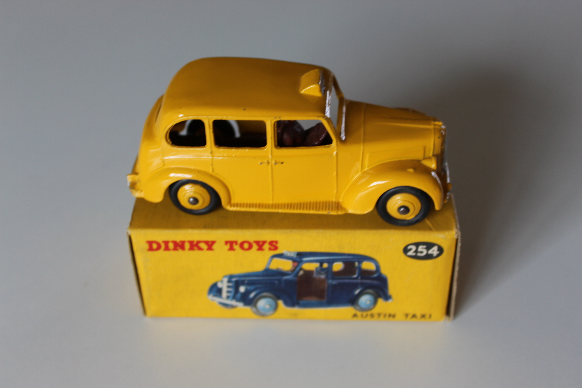 austin taxi dinky toys 254 side