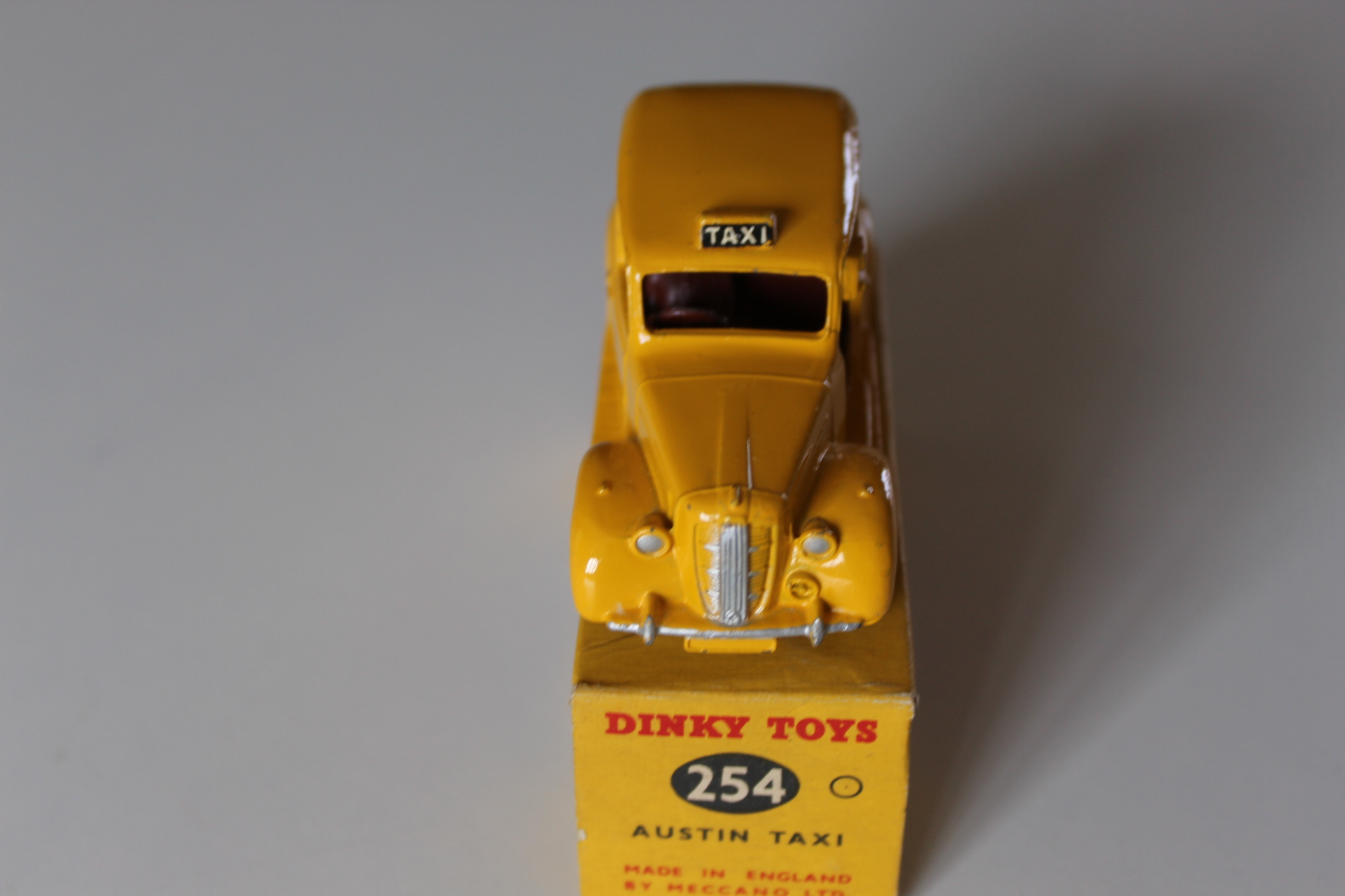 austin taxi dinky toys 254 front