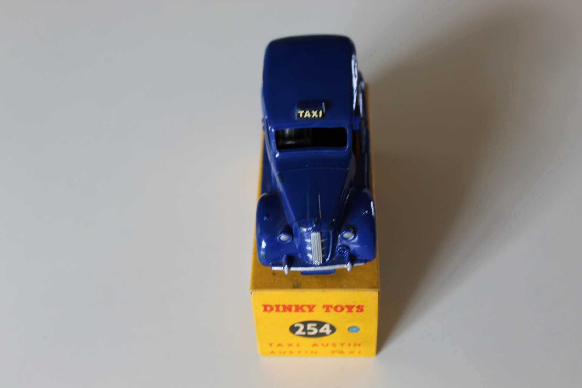 austin taxi dinky toys 254 front